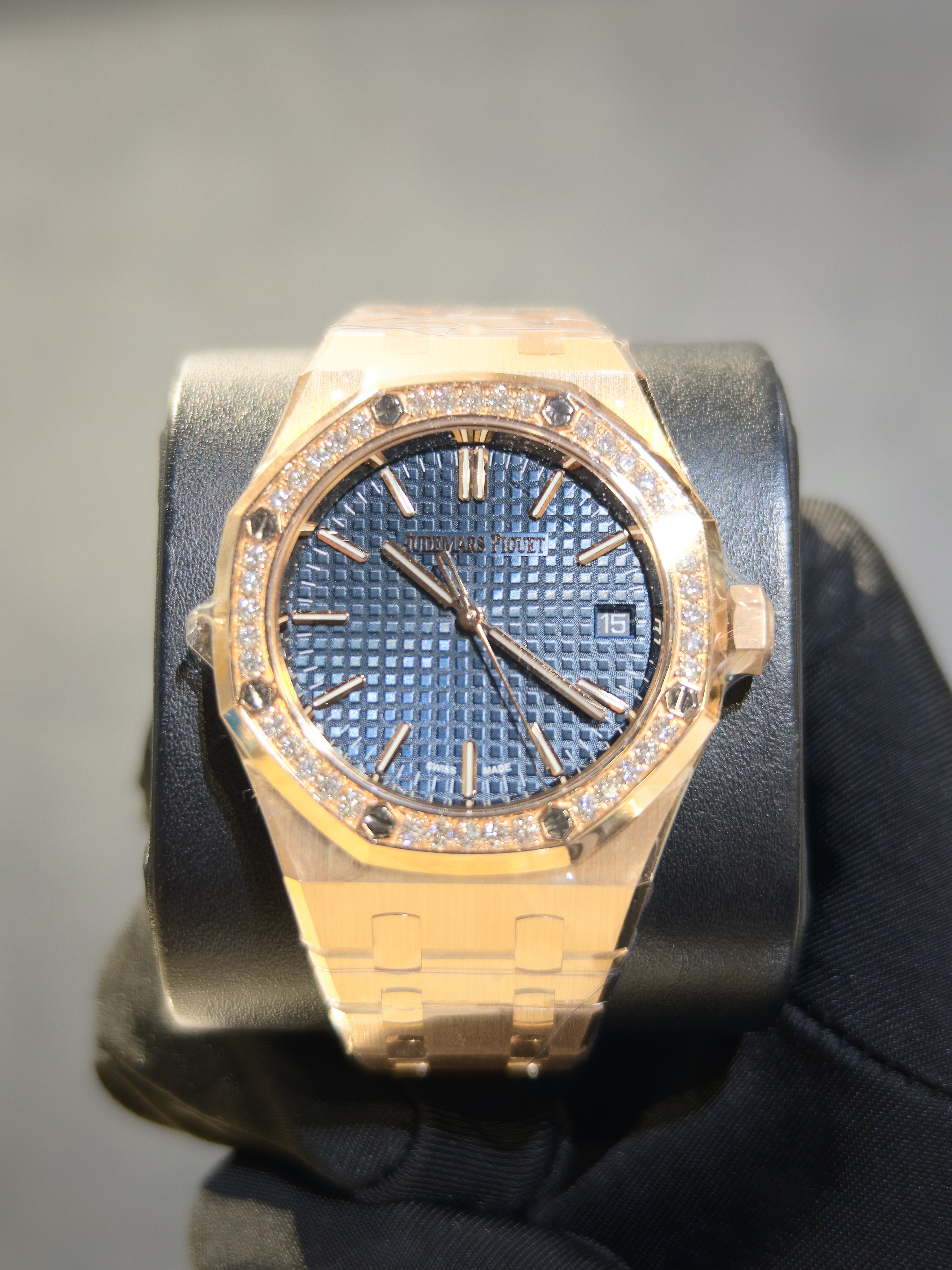 BRAND NEW AUDEMARS PIGUET 15551OR.ZZ.1356OR.05 15551 15551or BLUE DIAL ROSE GOLD ROYAL OAK SELFWINDING 37mm
