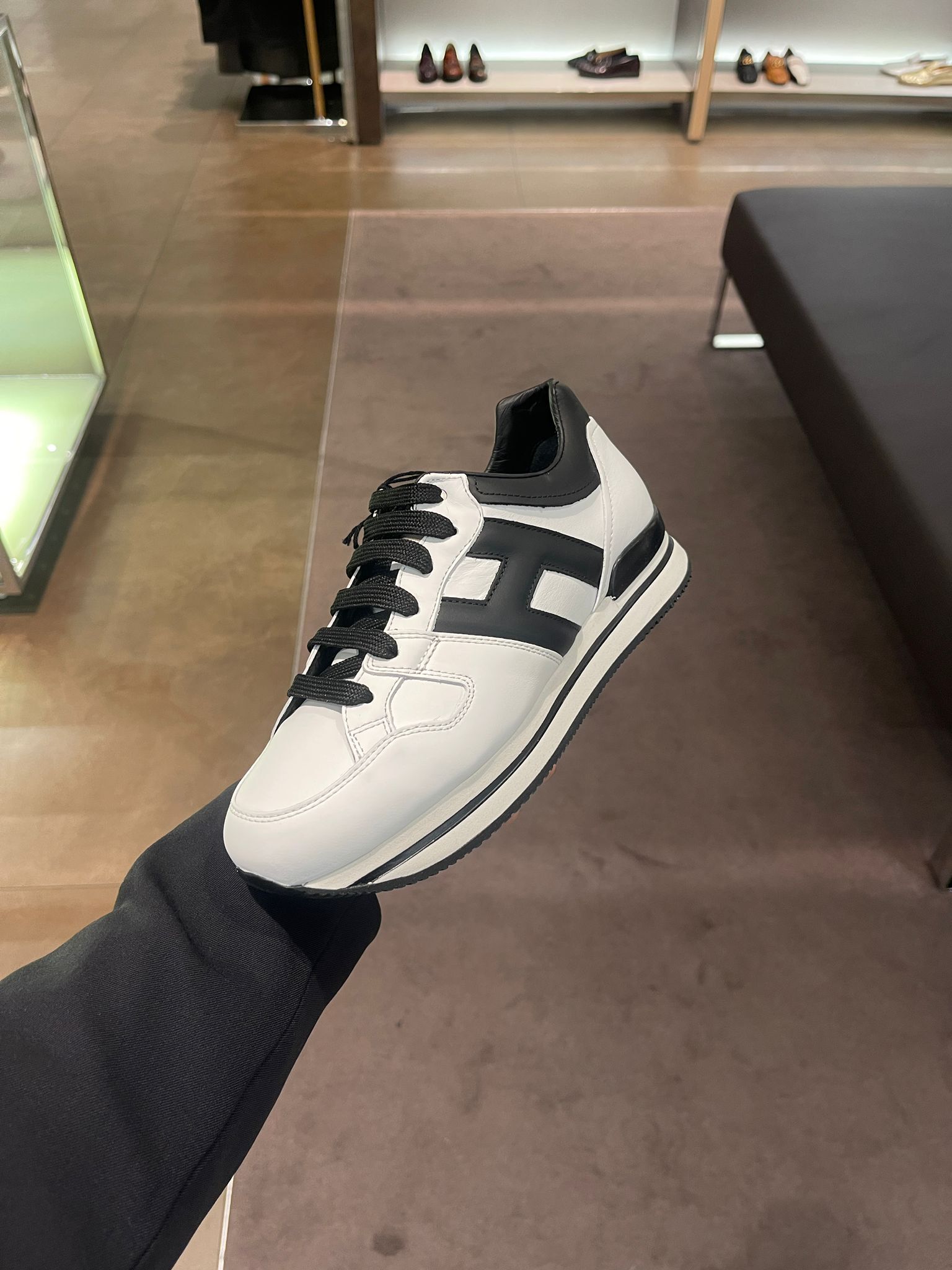 Tods Hogan Allacciato H222 sneakers black and white