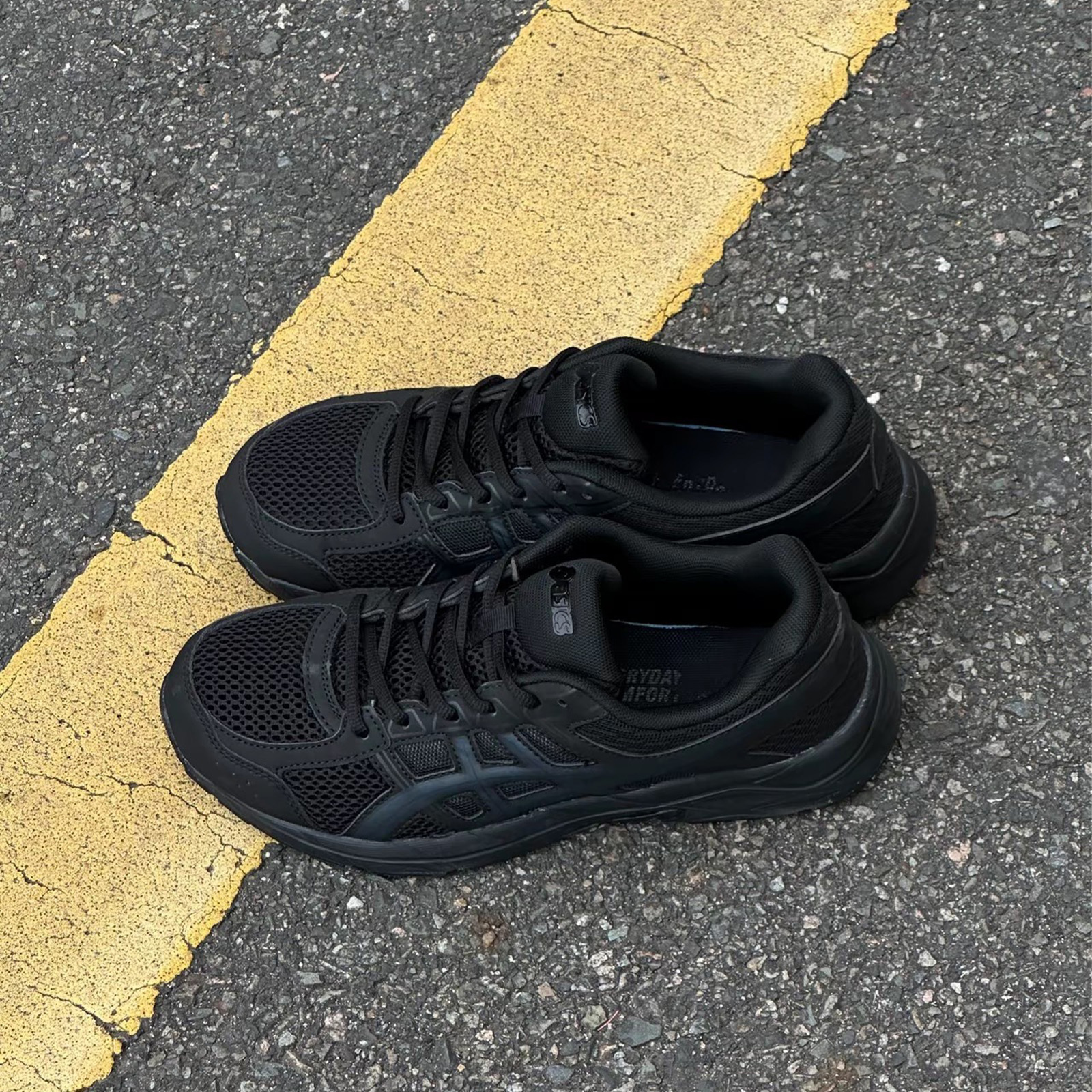 Asics JOG 100T 黑色 全黑 黑魂 復古 透氣 舒適 通勤 跑鞋 運動鞋 男女鞋 1022A335-001