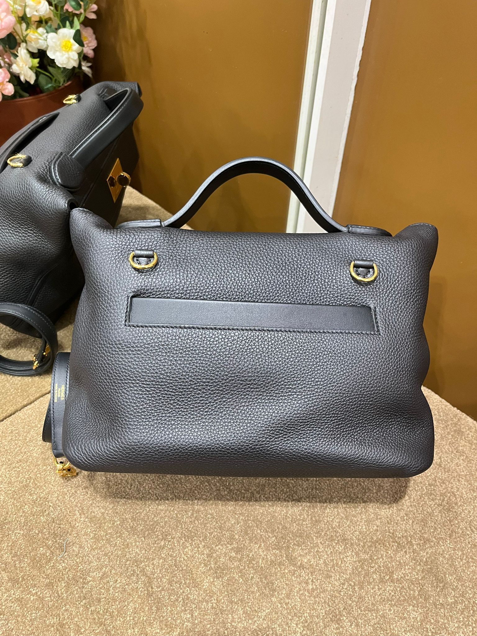 2424 29 89 noir cc tc Z （二手98 % new）