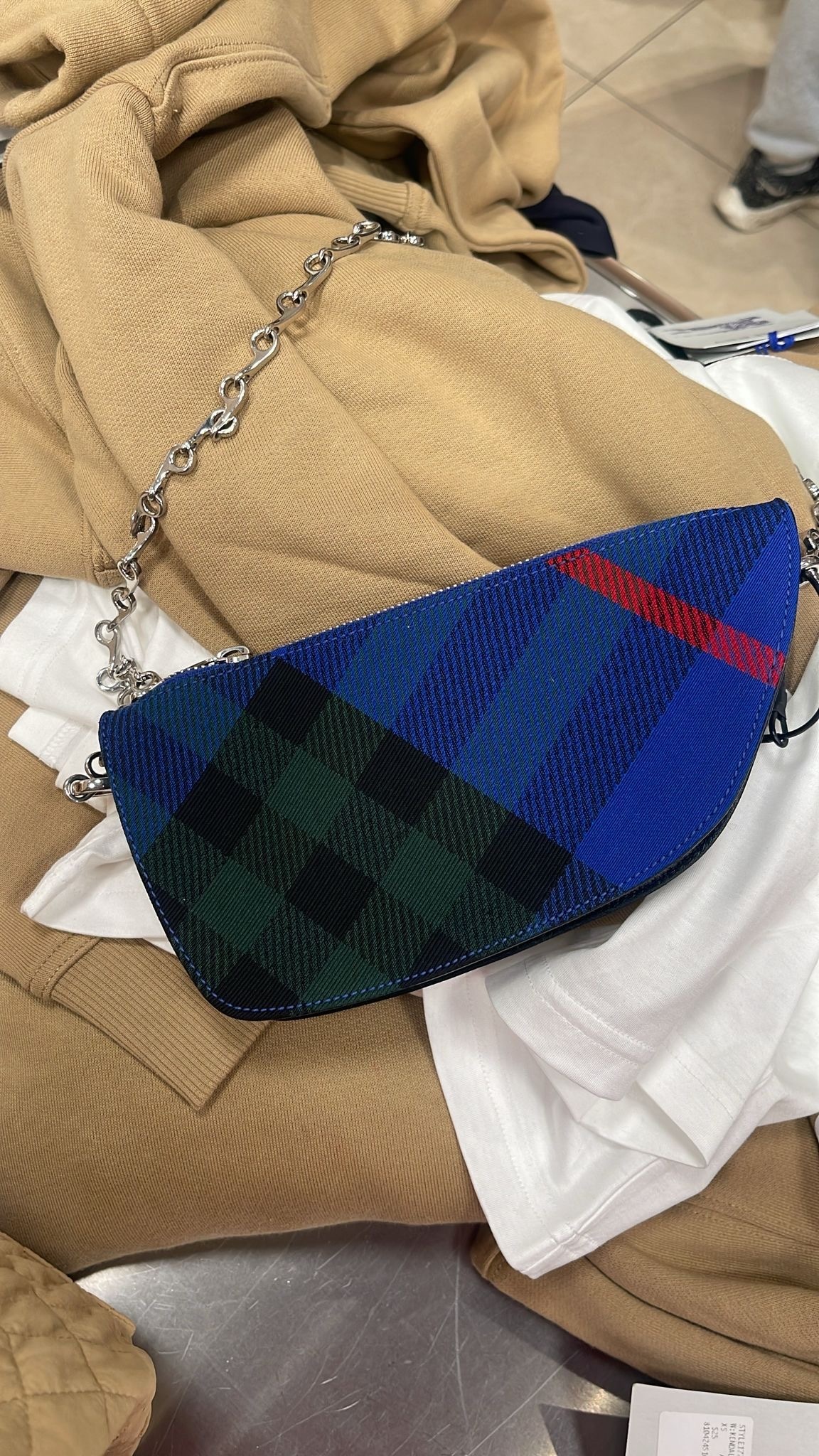 Burberry shied pouch chain bag blue