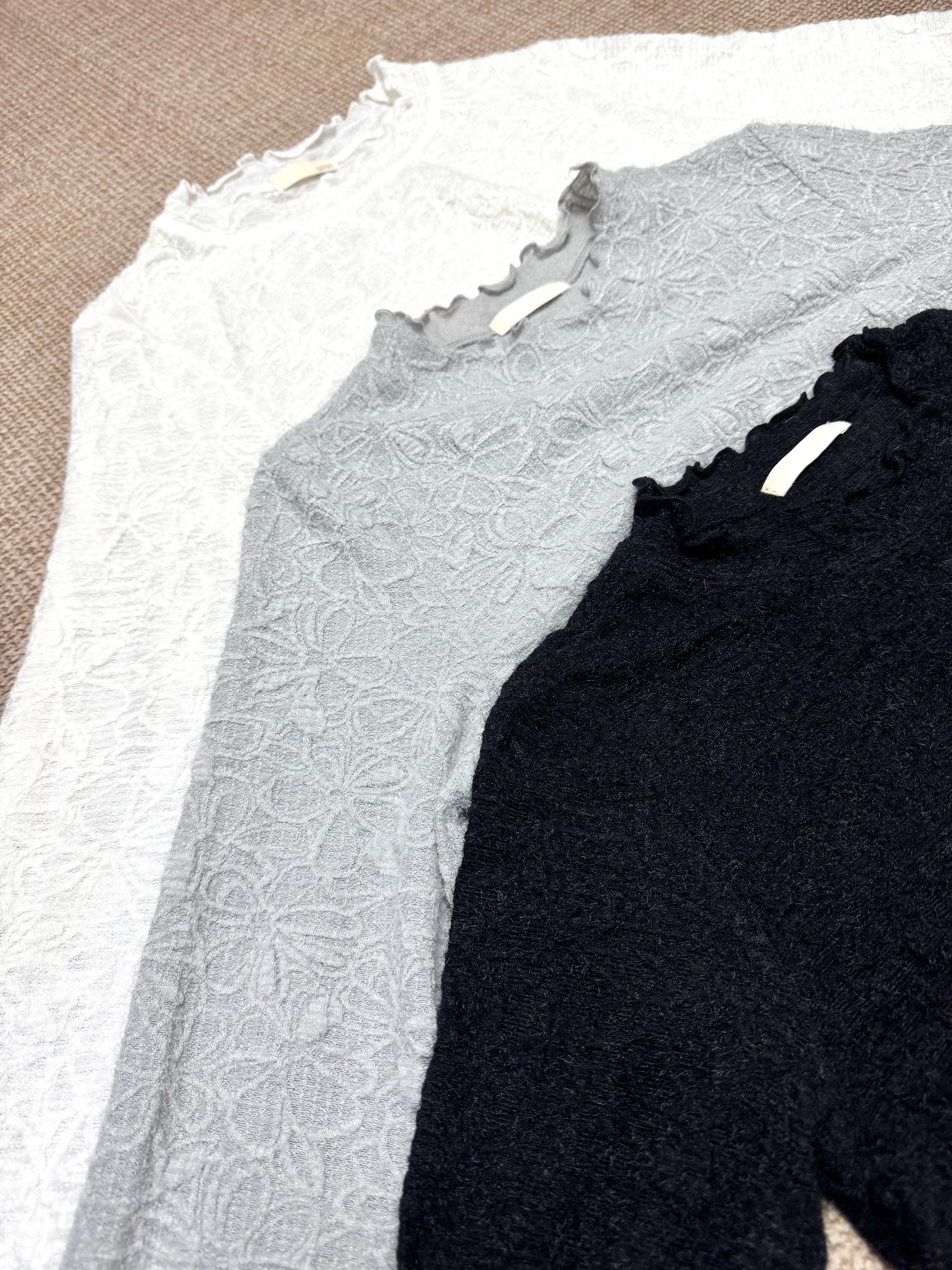 暗花軟糯羽毛Top