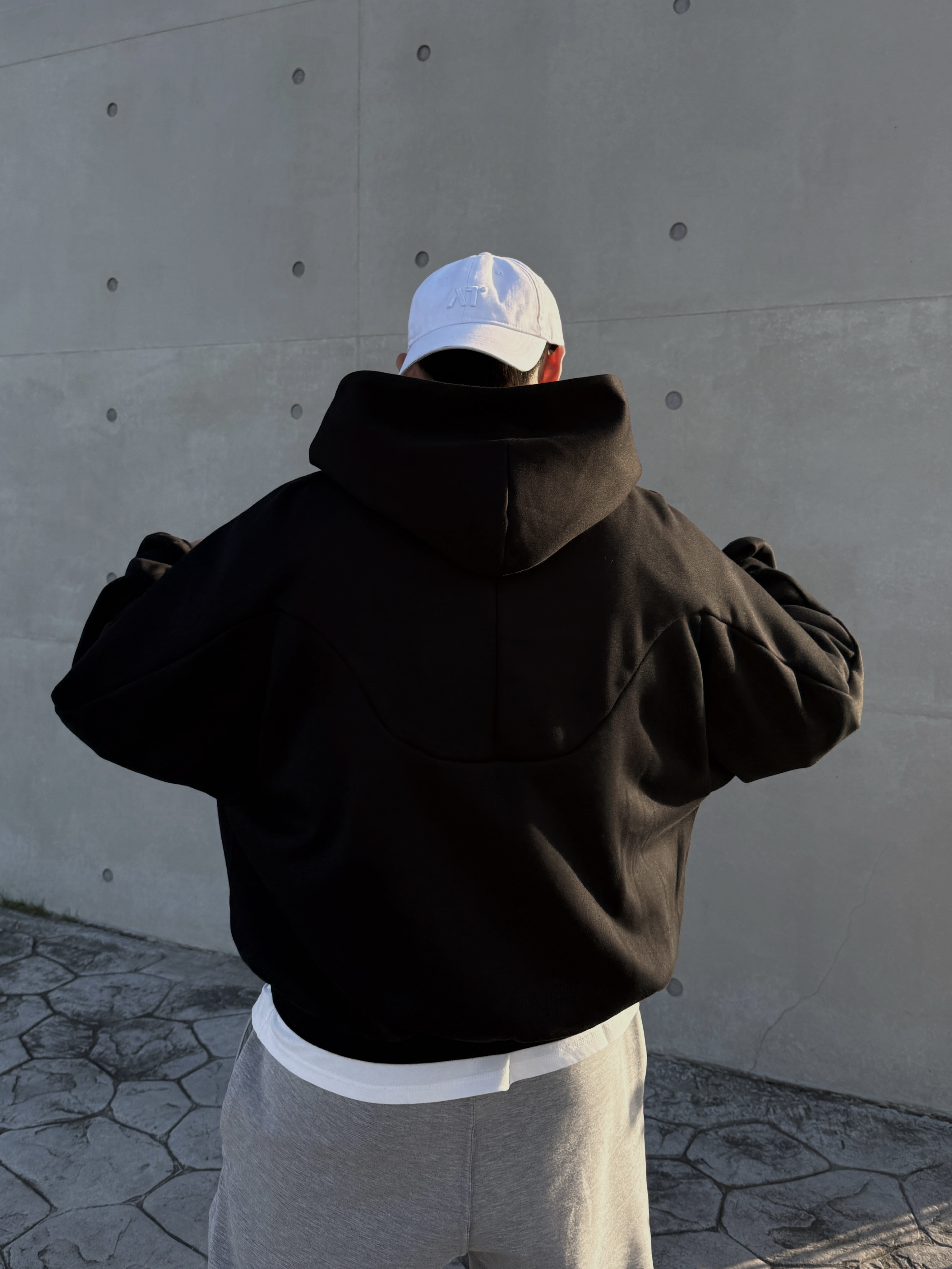 [1atm] 弧構-機能蛋殼絨帽T