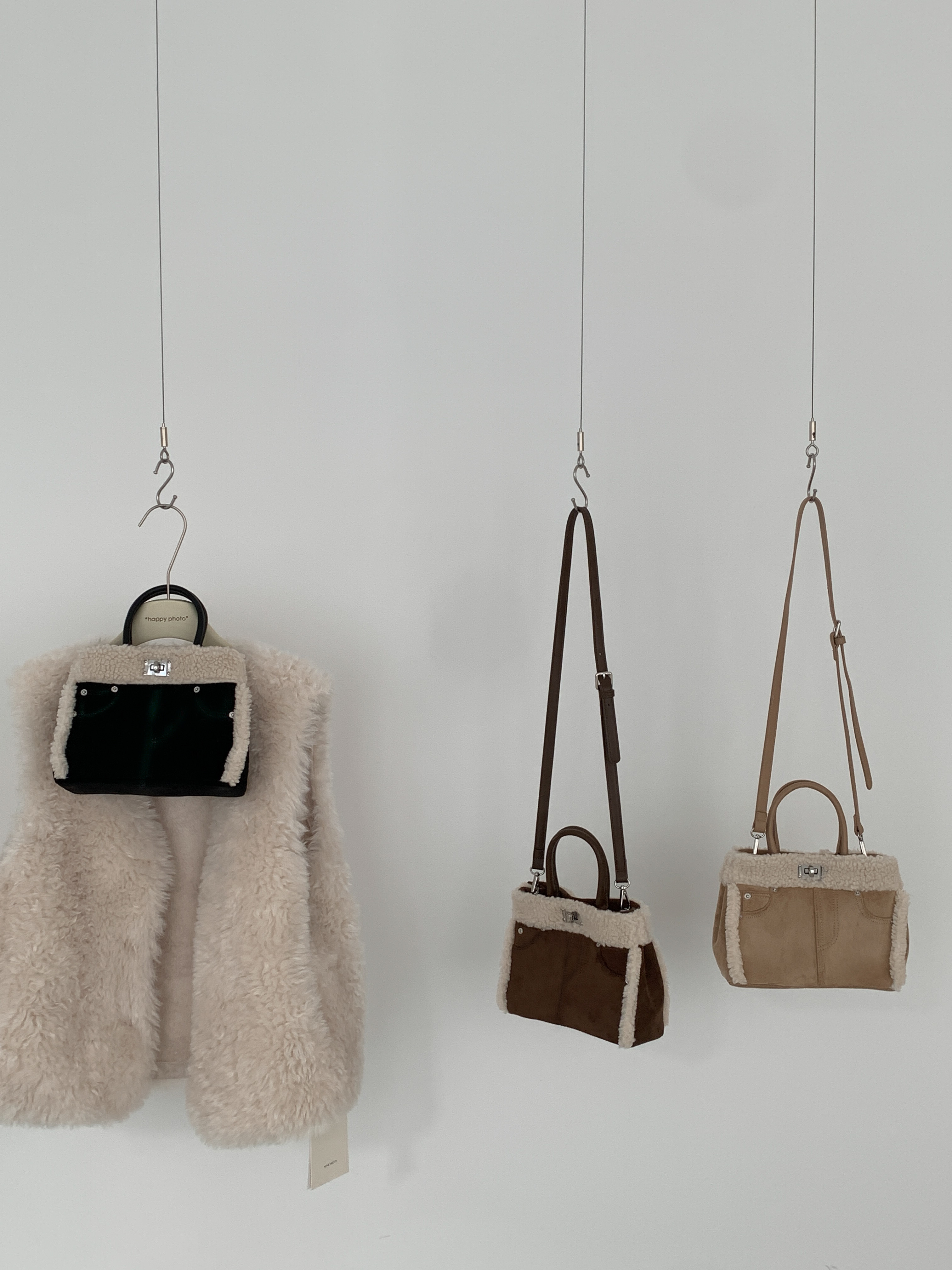 秋冬感毛絨邊鎖扣包