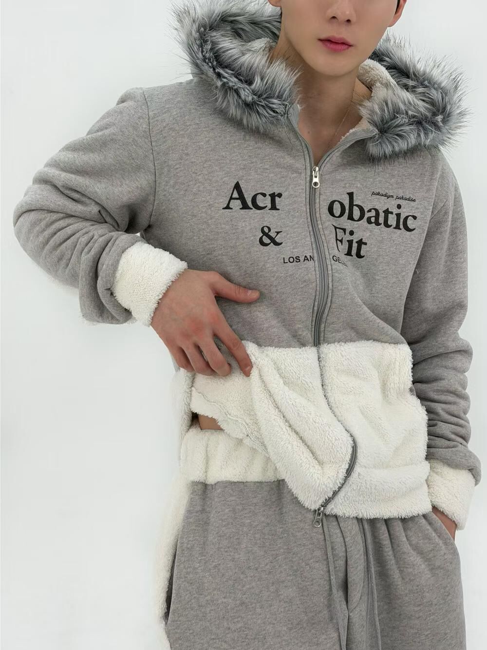 毛毛連帽英文字拉鍊外套(薄抓毛底) JK2746
