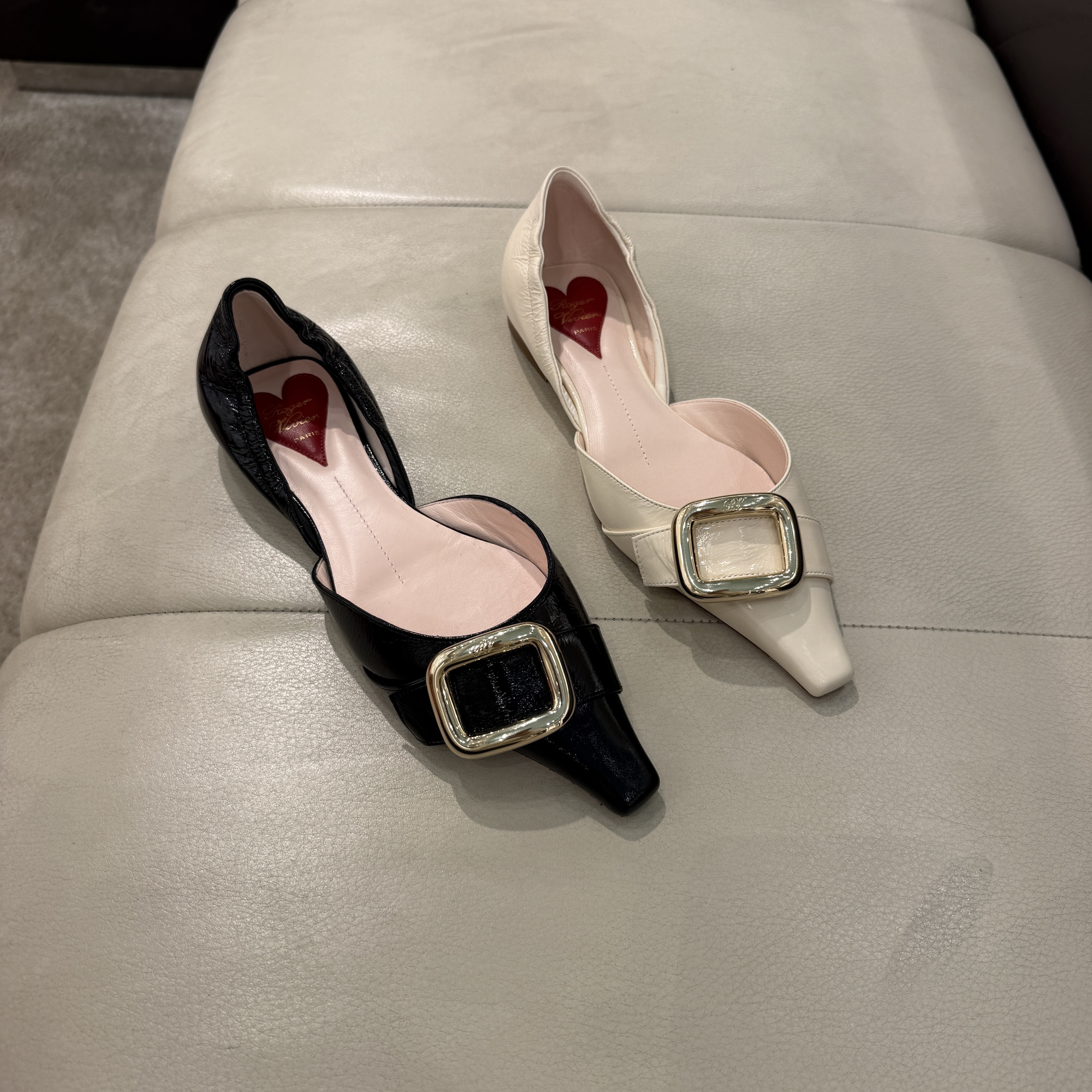 Roger Vivier Dorsey ballerinas flats black white