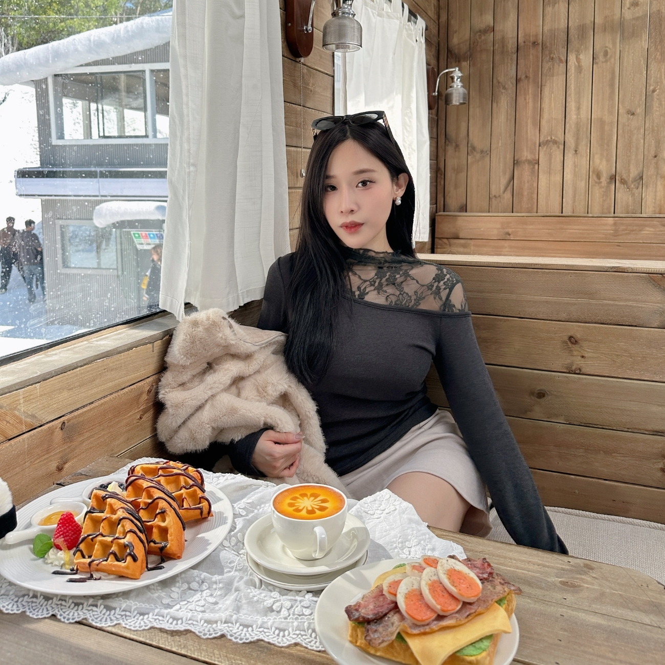 【低調性感】DOMISS蕾絲拼接上衣 磨毛長袖上衣-3色(現+預)