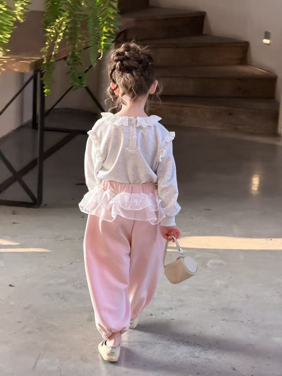 正韓春aiai 兩色蕾絲拼接兔子運動褲