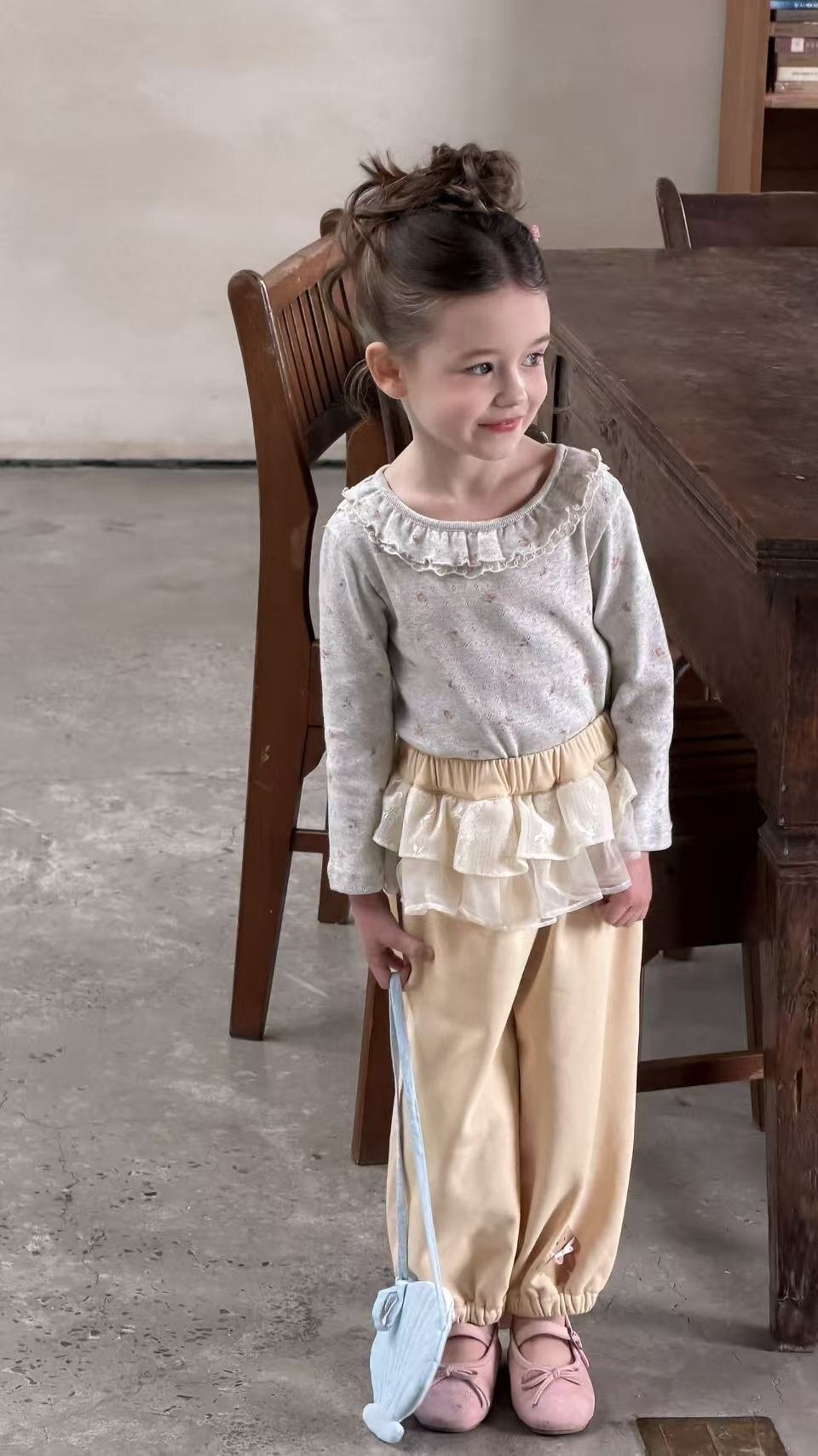 正韓春aiai 兩色蕾絲拼接兔子運動褲