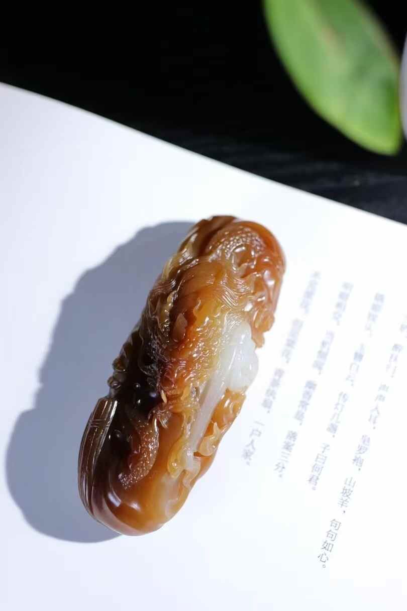 1218738 和田玉糖白望子成龍手把件