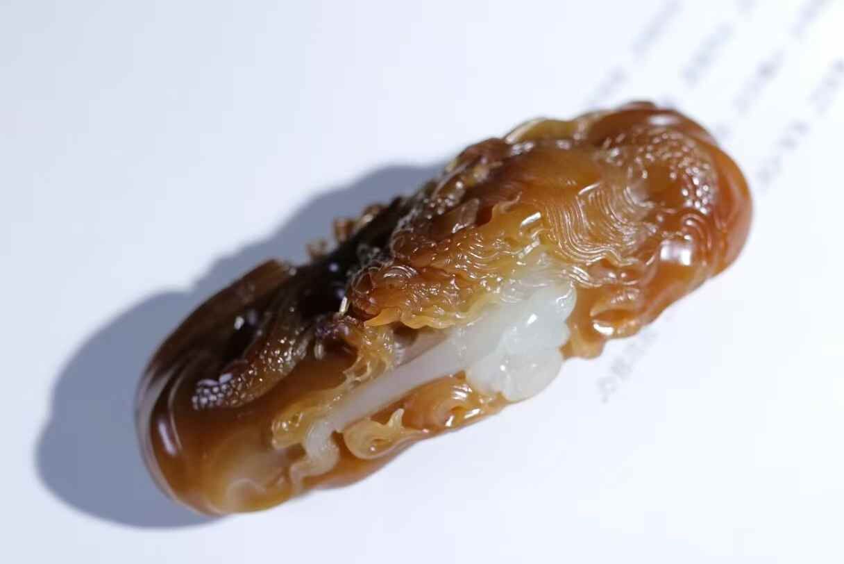 1218738 和田玉糖白望子成龍手把件