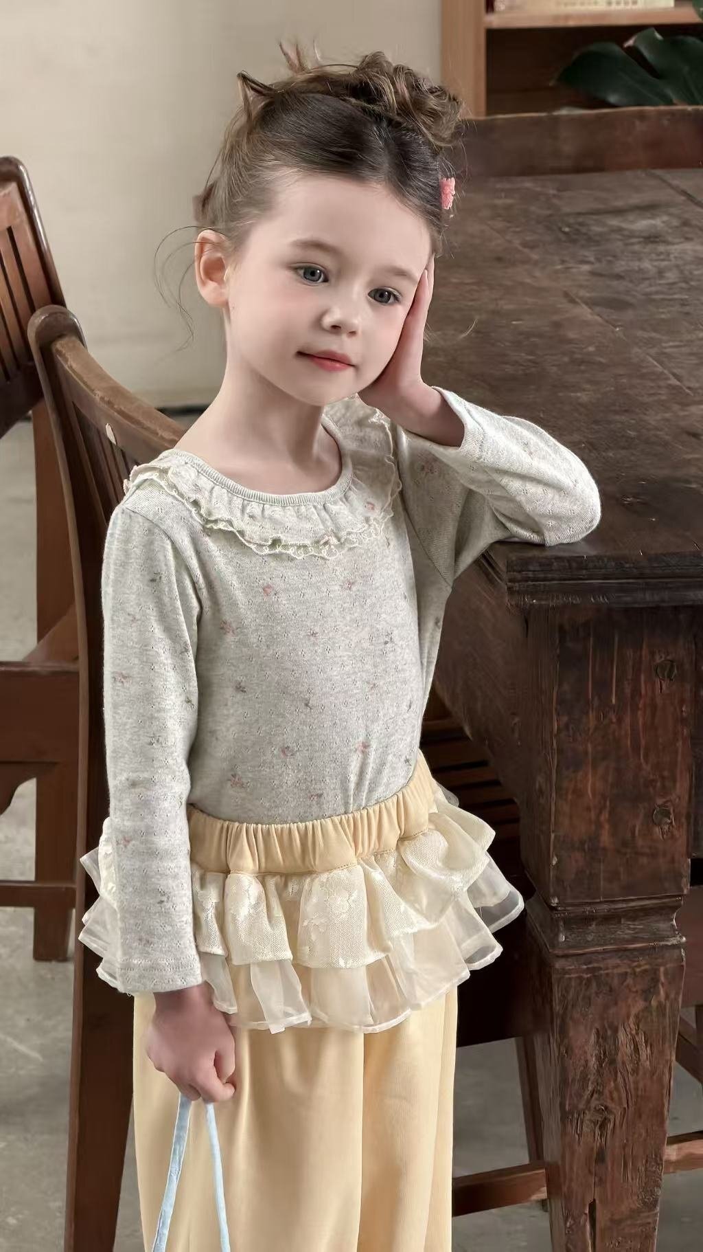 正韓春aiai 碎花花邊軟綿上衣