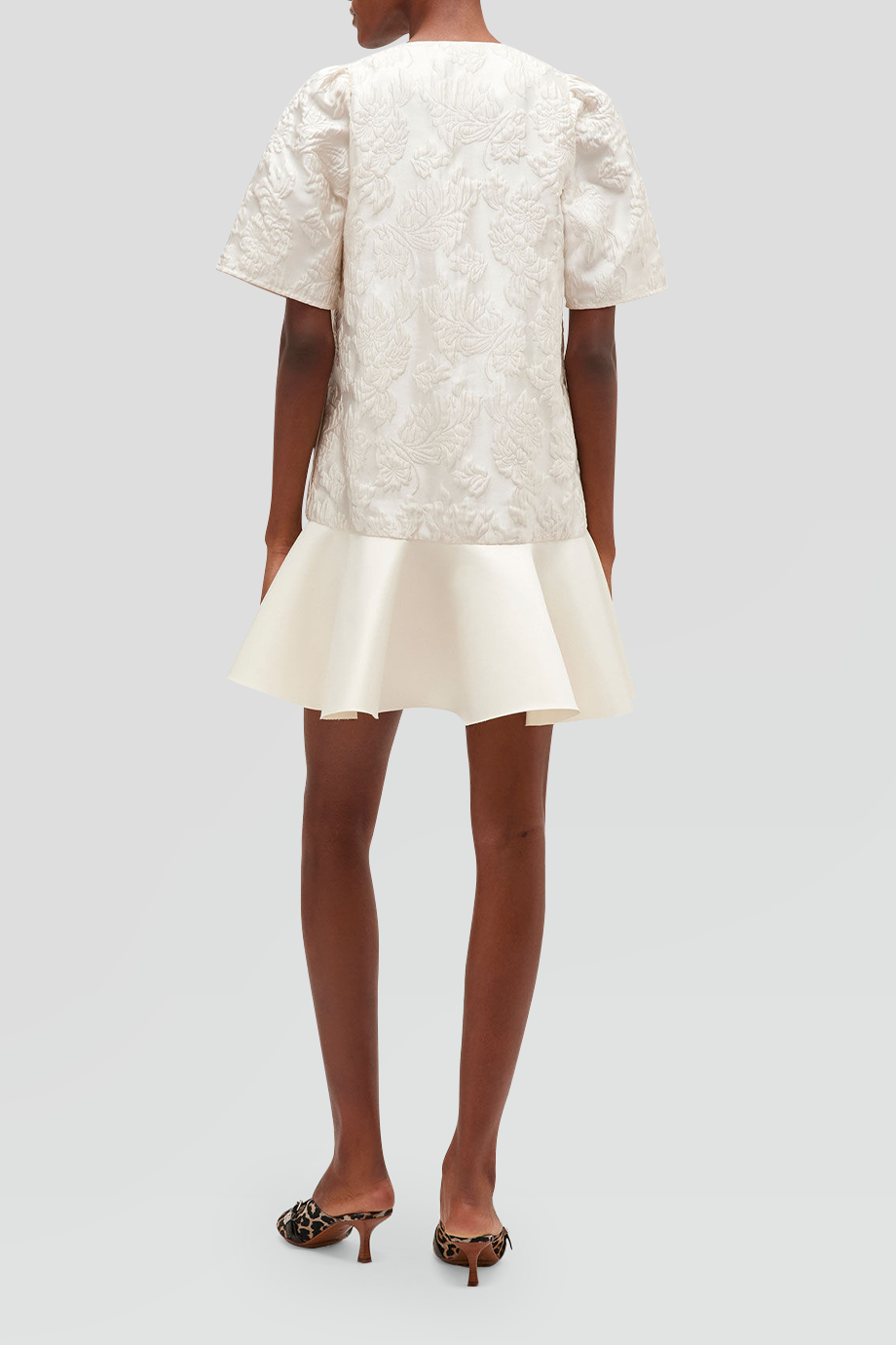 GANNI｜SATIN V領緹花短洋裝