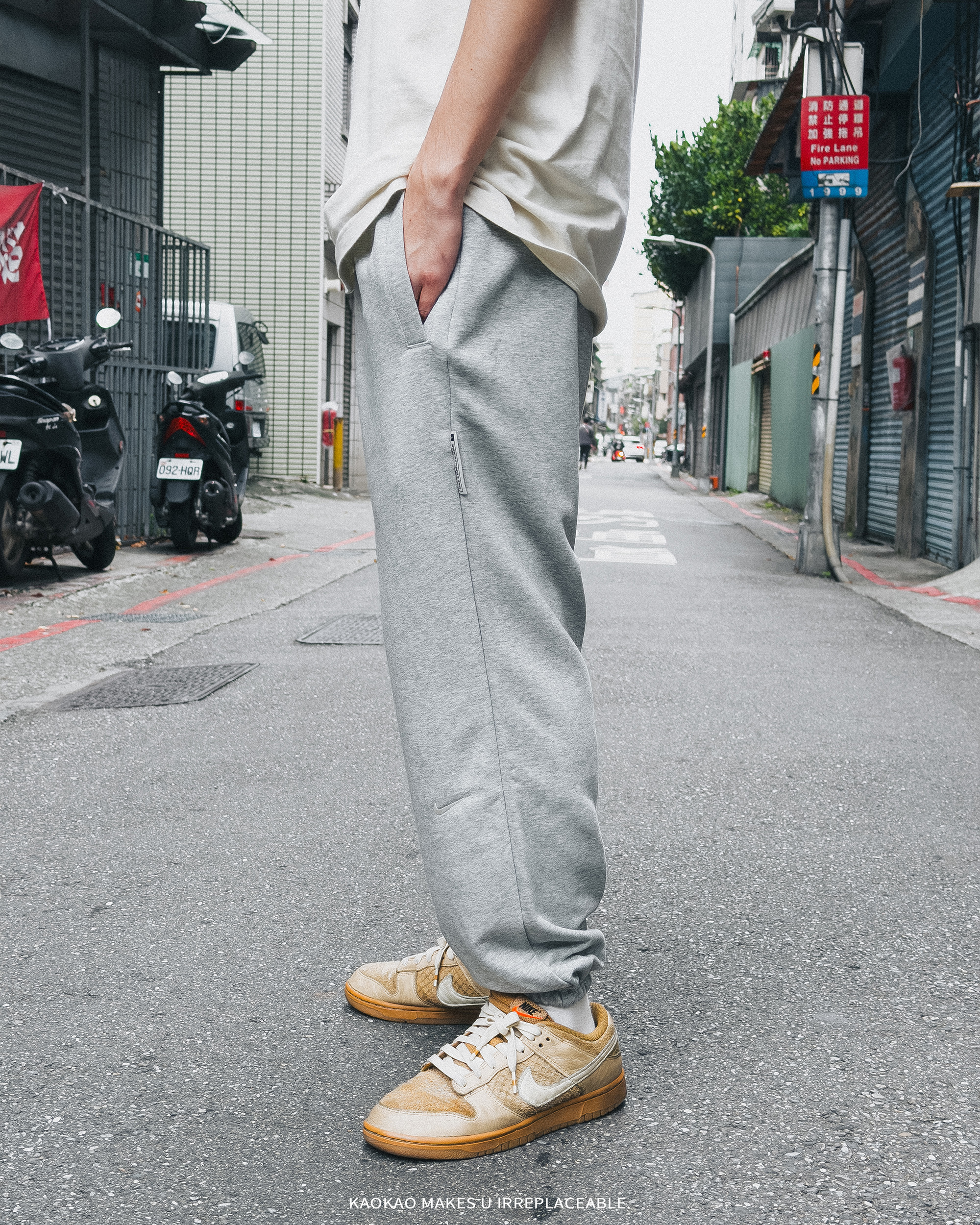 預購NIKE 長褲 男款運動褲 速乾 縮口 毛圈布 灰 【FZ0225-063】