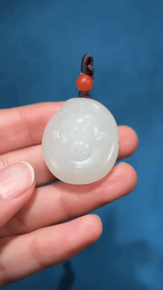 1218249 和田玉籽料靈猴獻壽