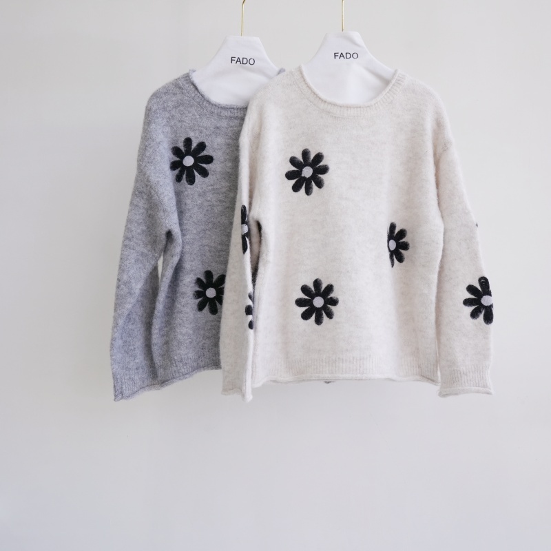 法朵Fado shop｜花花圓領捲邊針織衫 0114052 白/淺灰