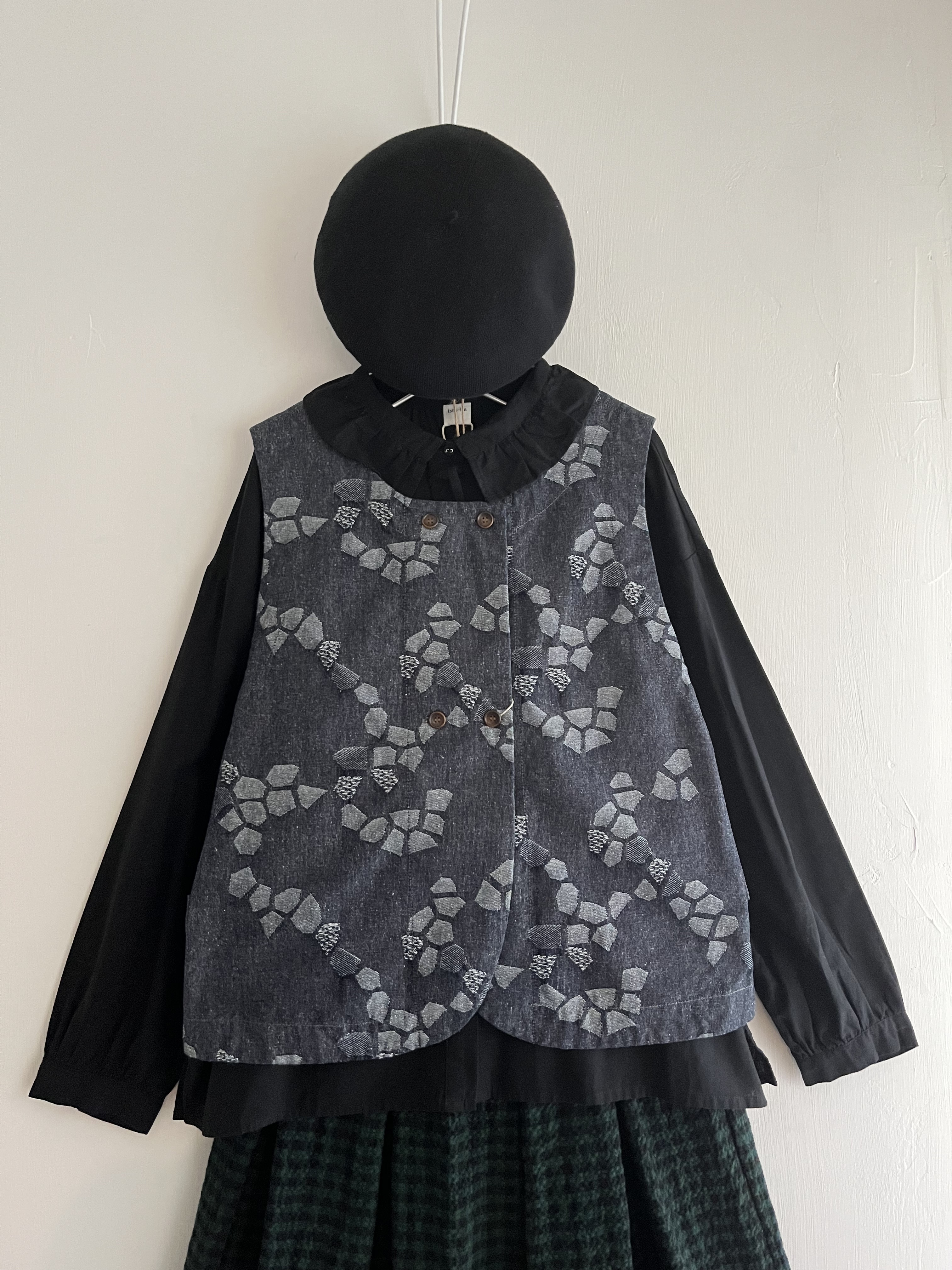 日本製tumugu:藍色牛仔立體花背心外套2way