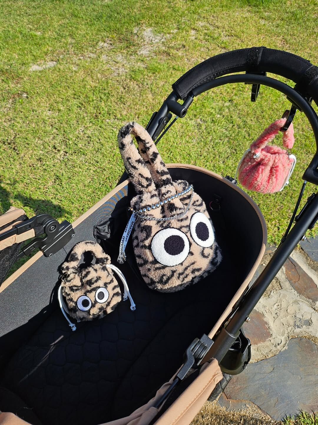 韓國MAKOMAKI大眼睛豹紋絨毛水桶包(大/附背帶)