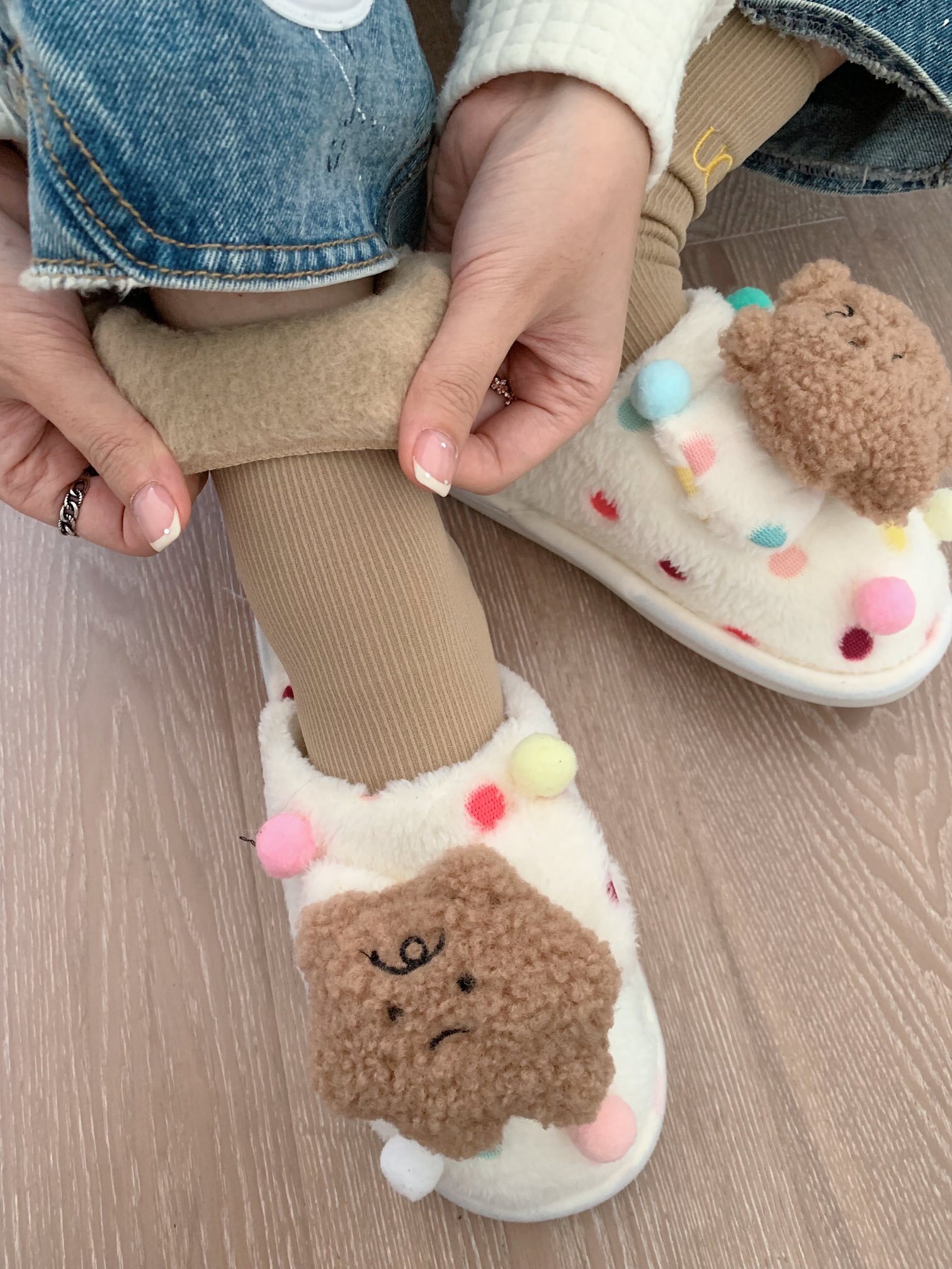 UGG雪地襪冬天必備（純色, 一組五雙, 顏色隨機）保暖襪