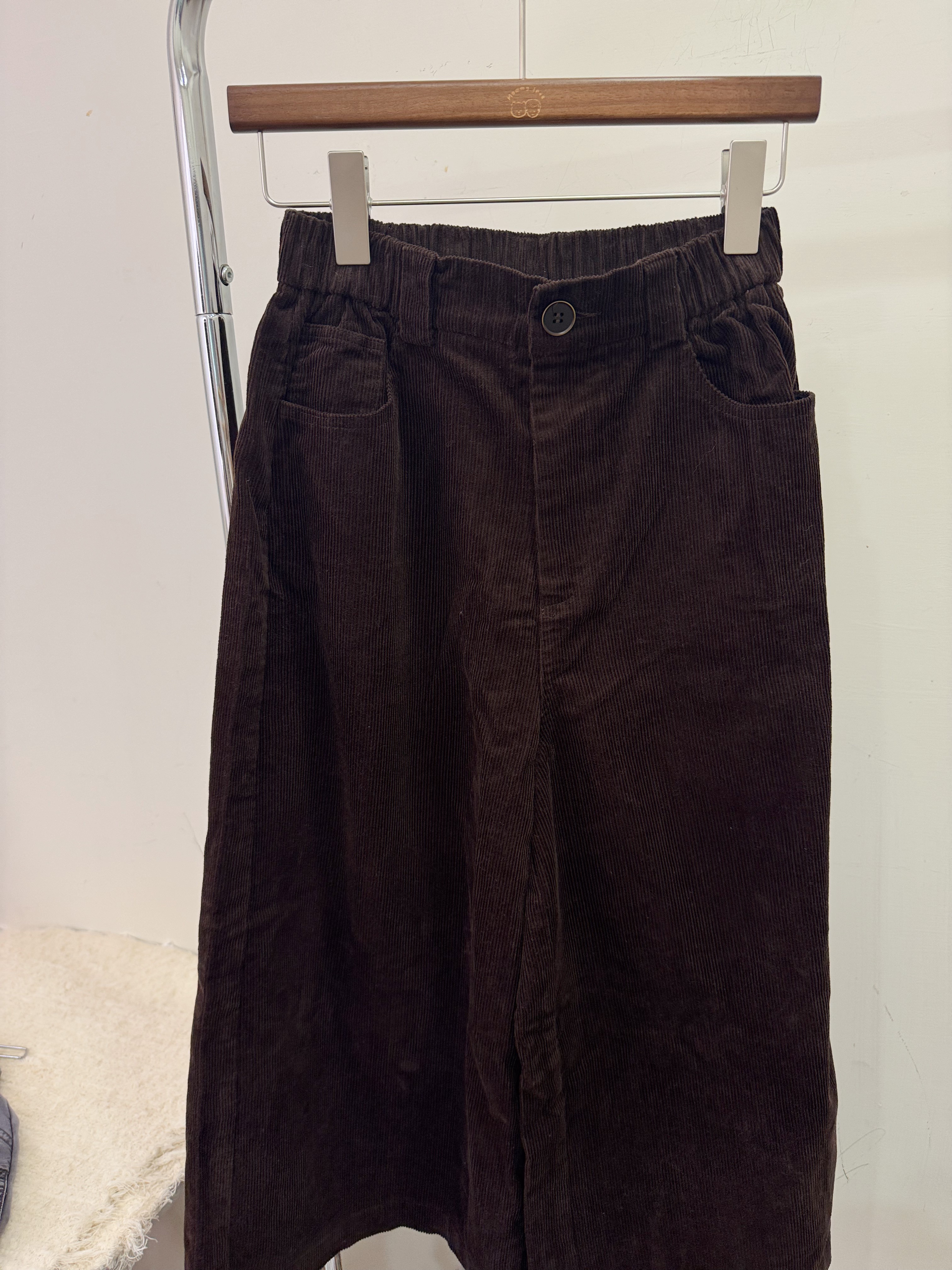 635巧克力咖燈芯絨寬褲