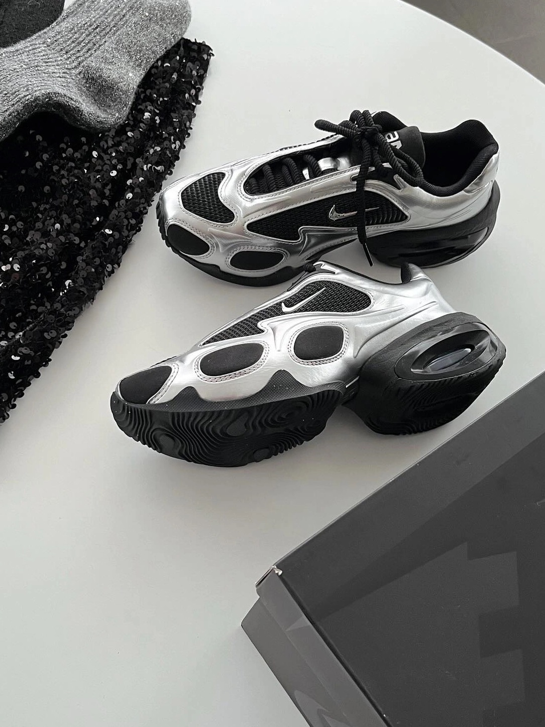 代購-Nike Air Max Muse 金屬 黑銀 AESPA KARINA同款 科技感 氣墊 厚底 休閒鞋  FV1920-001