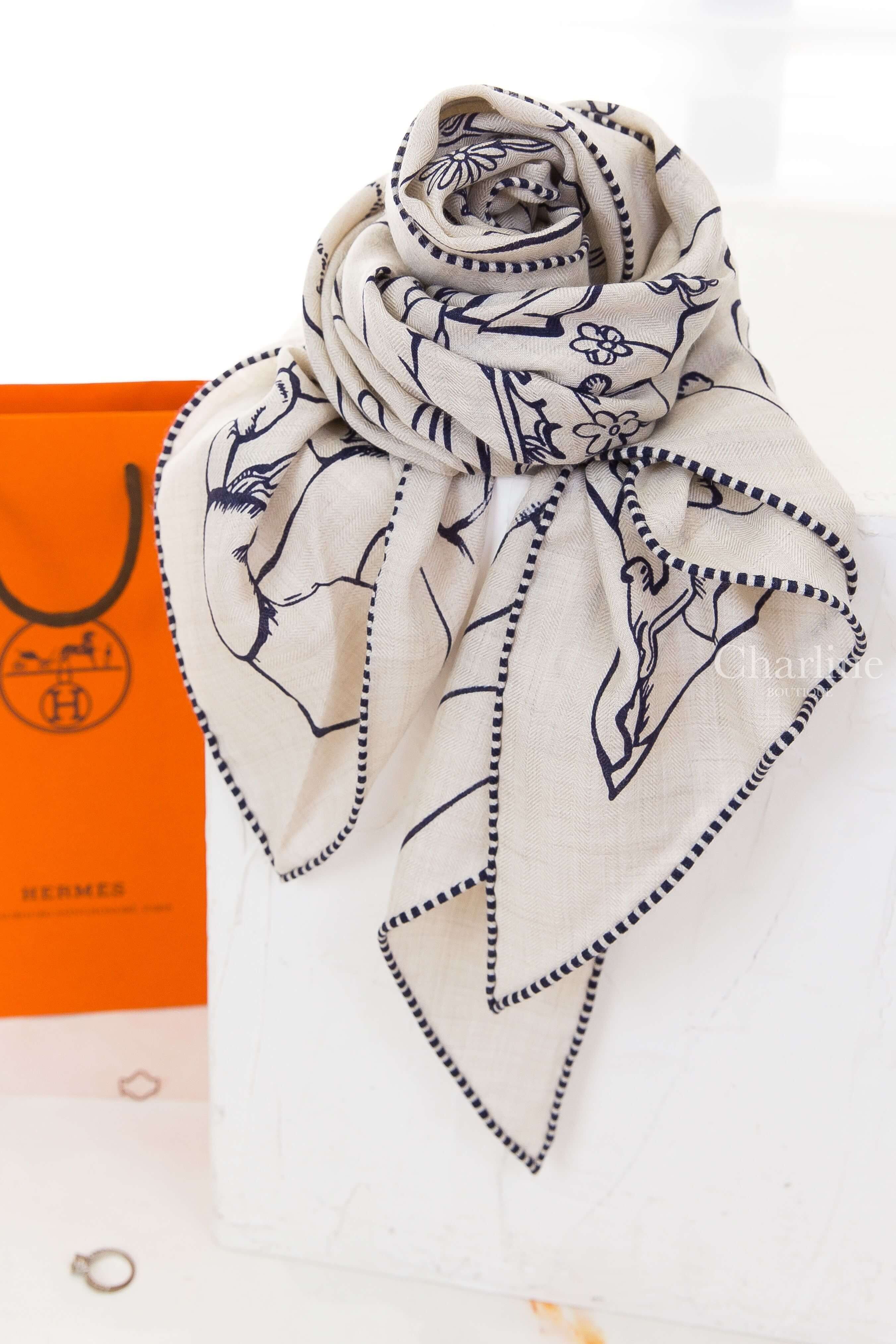 Hermès Mille Et Un Lapins Triangle 自然色/水墨藍一千零一隻兔子咯什米爾真絲三角巾