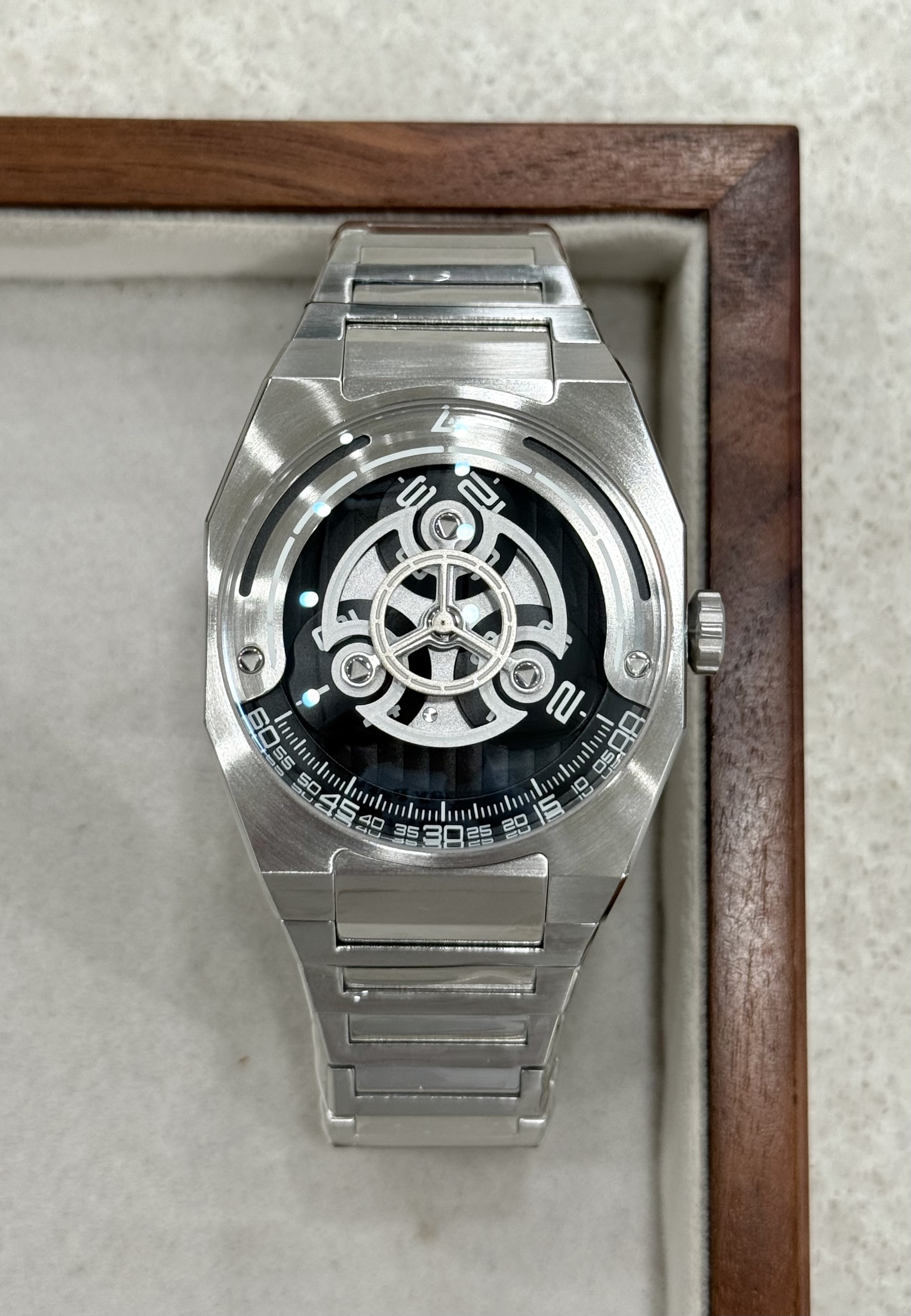 The KOI-5 - SS001 - WHITE (門店特別版, 限量100隻)