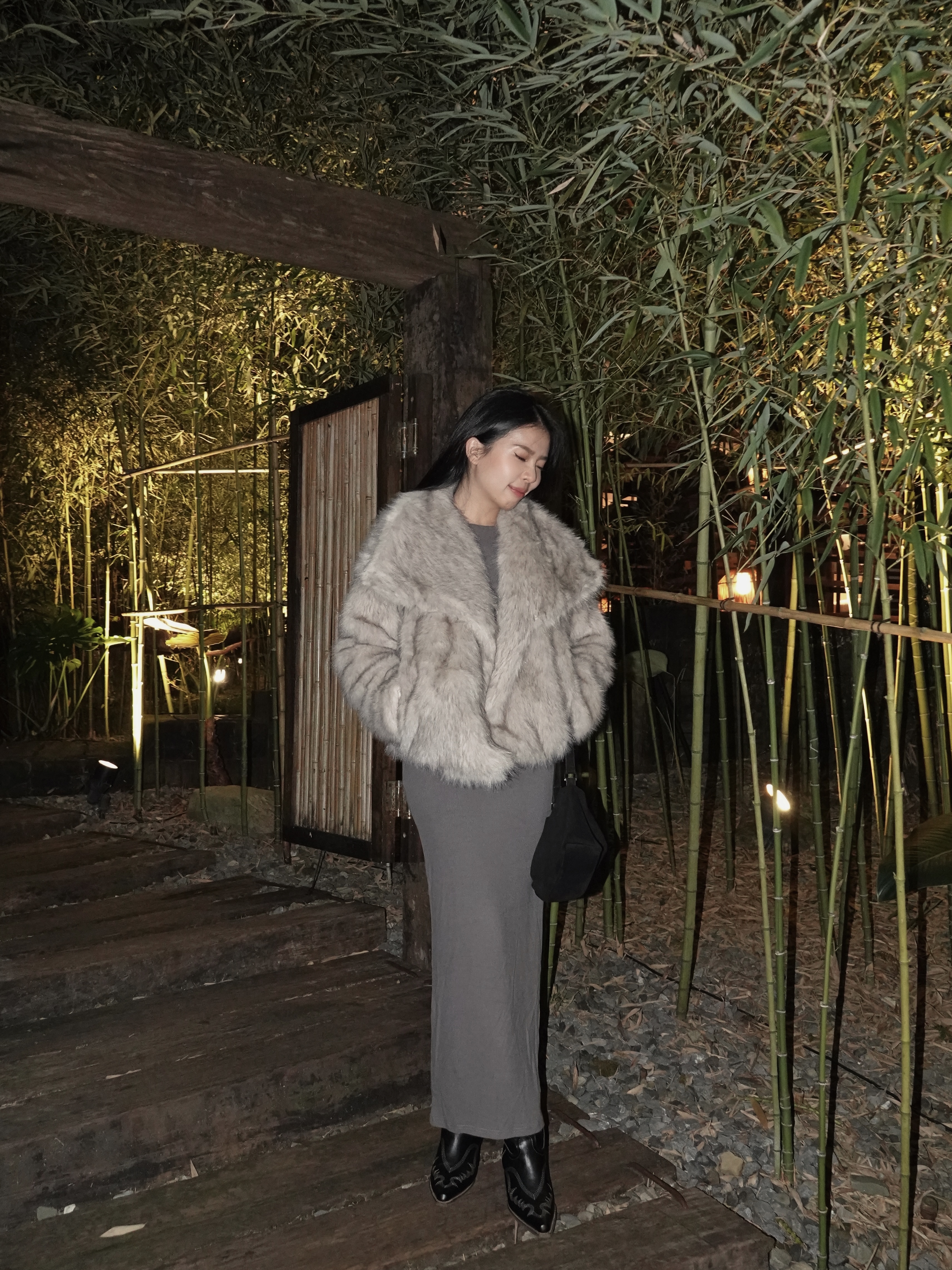 𝑃𝑖𝑛𝑡𝑒𝑟𝑒𝑠𝑡 𝐺𝑖𝑟𝑙毛毛大翻領皮草外套(2色)