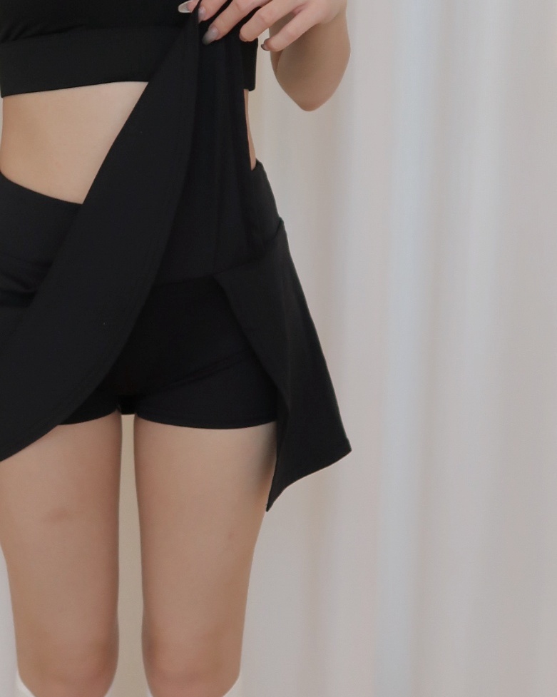 the classic one skirt 百褶開衩褲裙 / 黑色