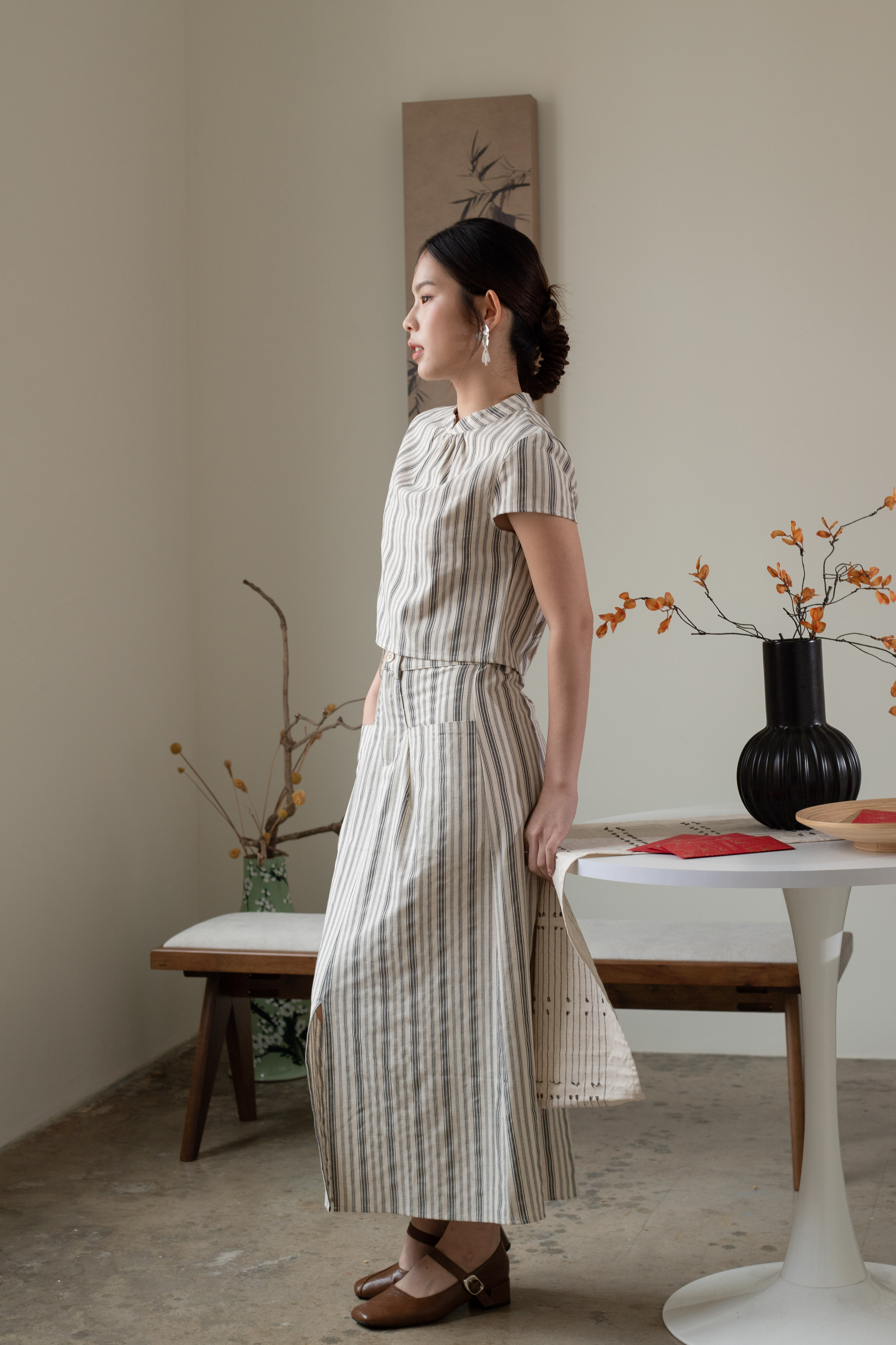 Luo Yi Slit Skirt in Beige -2596SKBEI