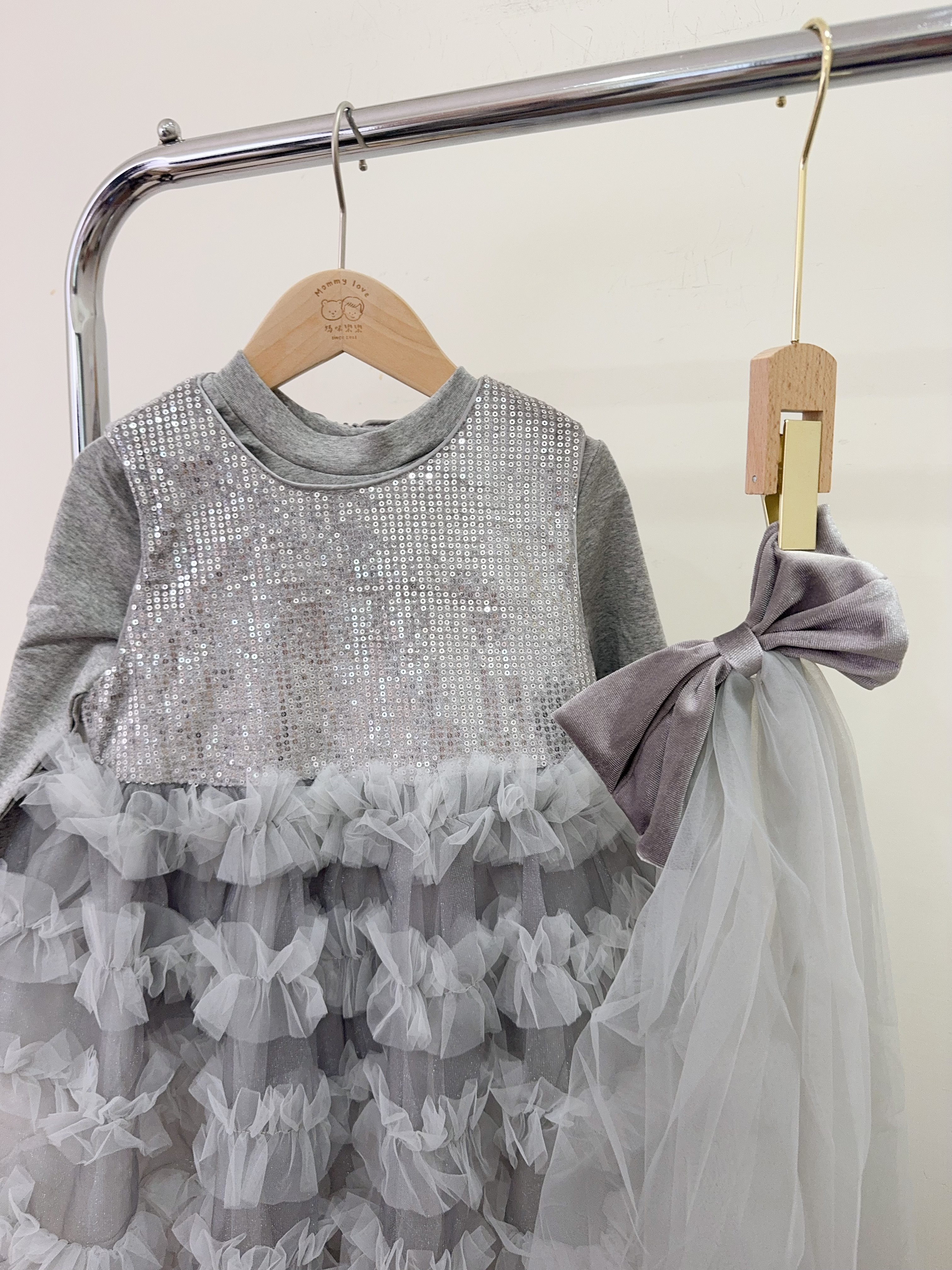 w25031閃亮浮誇系洋裝(含髮飾）d50