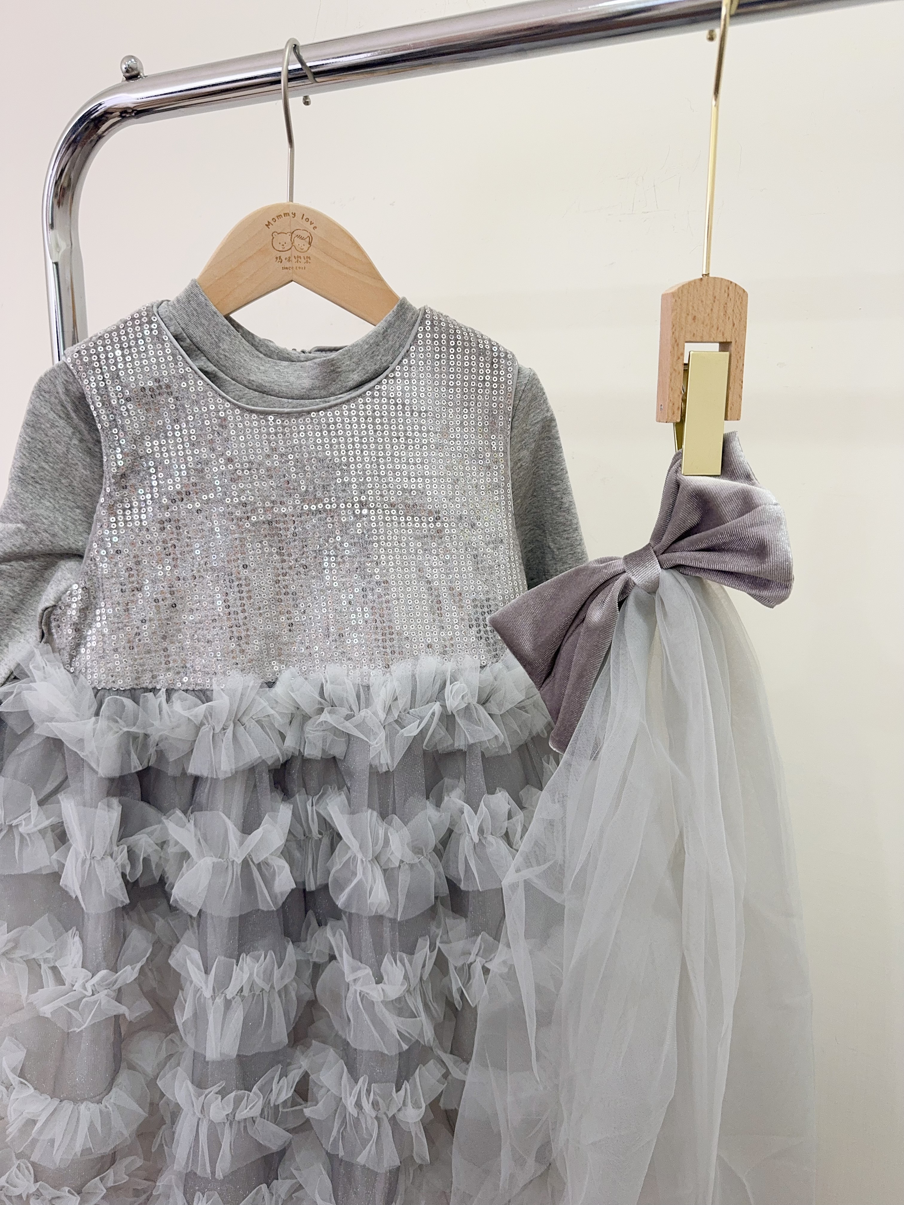 w25031閃亮浮誇系洋裝(含髮飾）d50