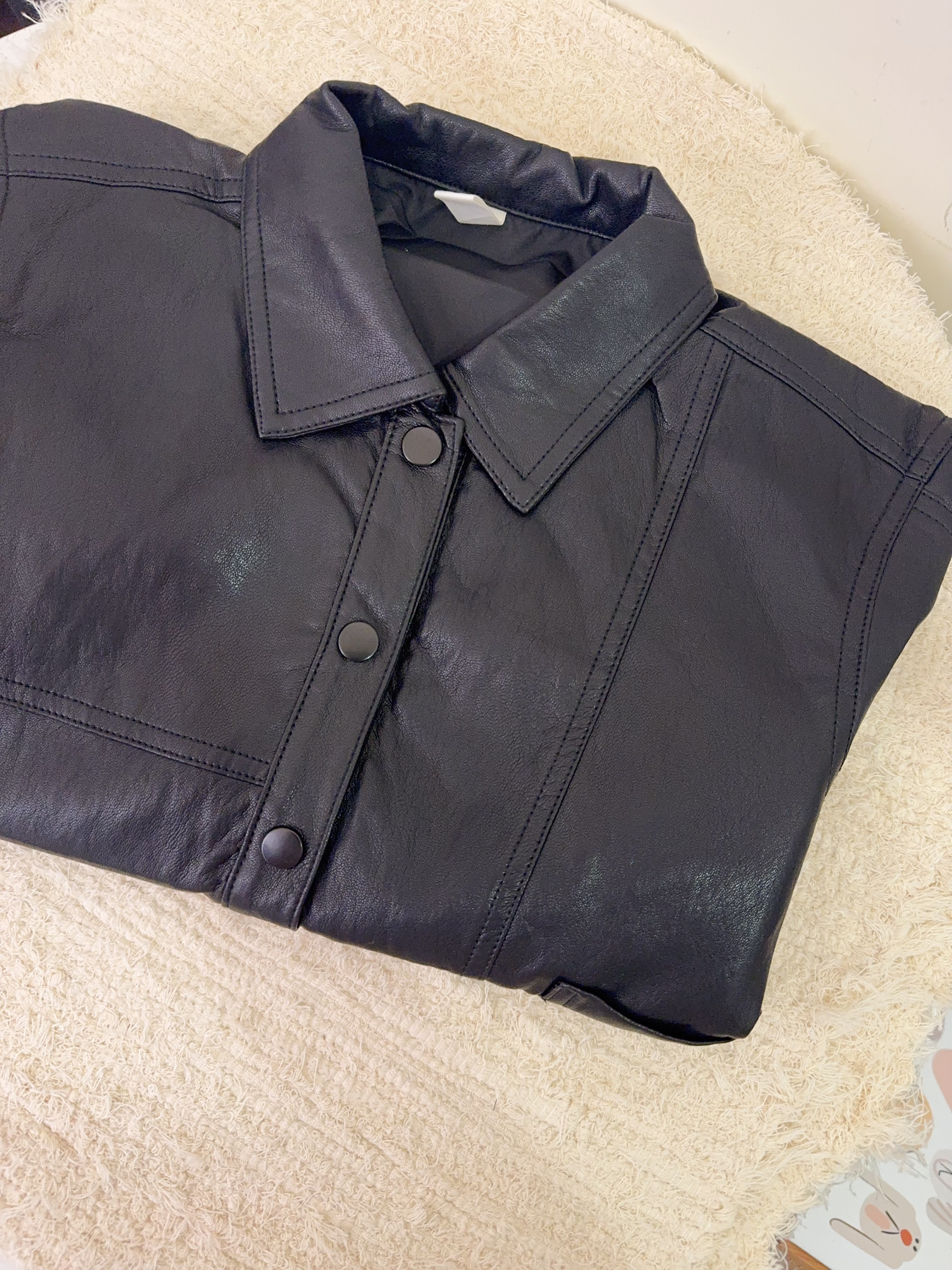 55301本人超好看的假兩件皮衣外套