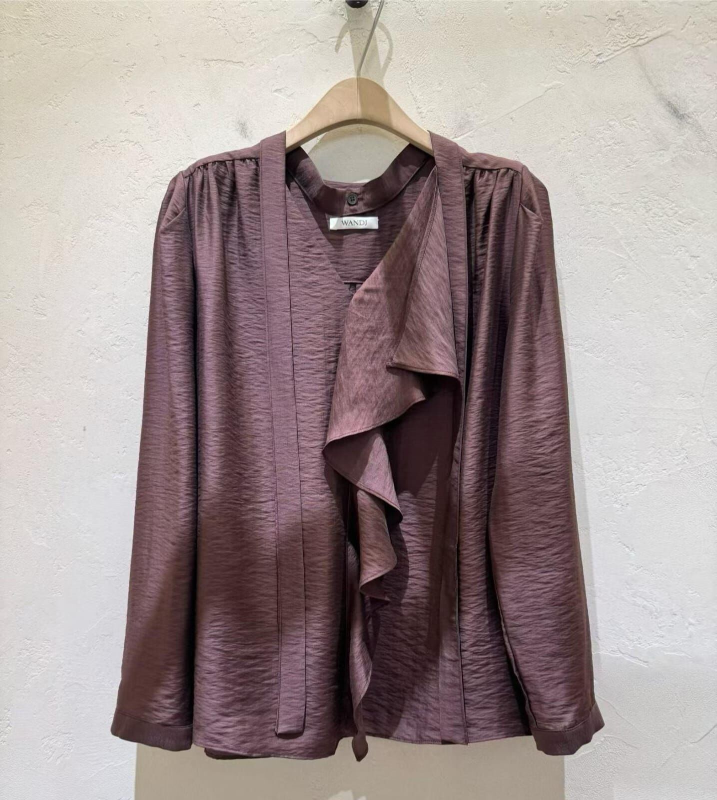 WJ5339 荷葉單邊恤衫 *特價* (優惠碼同充值購物金不適用)