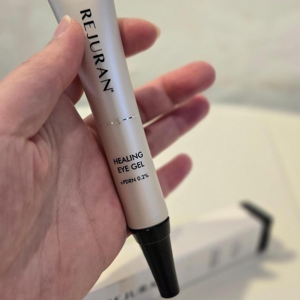 【預購】AKR122307 REJURAN 麗珠蘭｜美容院線升級版｜Healing Eye Gel 修復眼霜 15ml