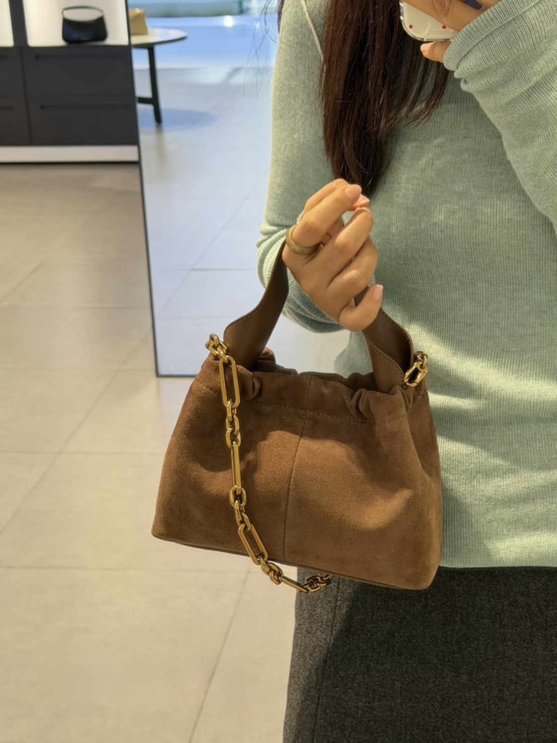 CHARLES & KEITH 小CK 冬季 麂皮 雲朵 手提包 小號