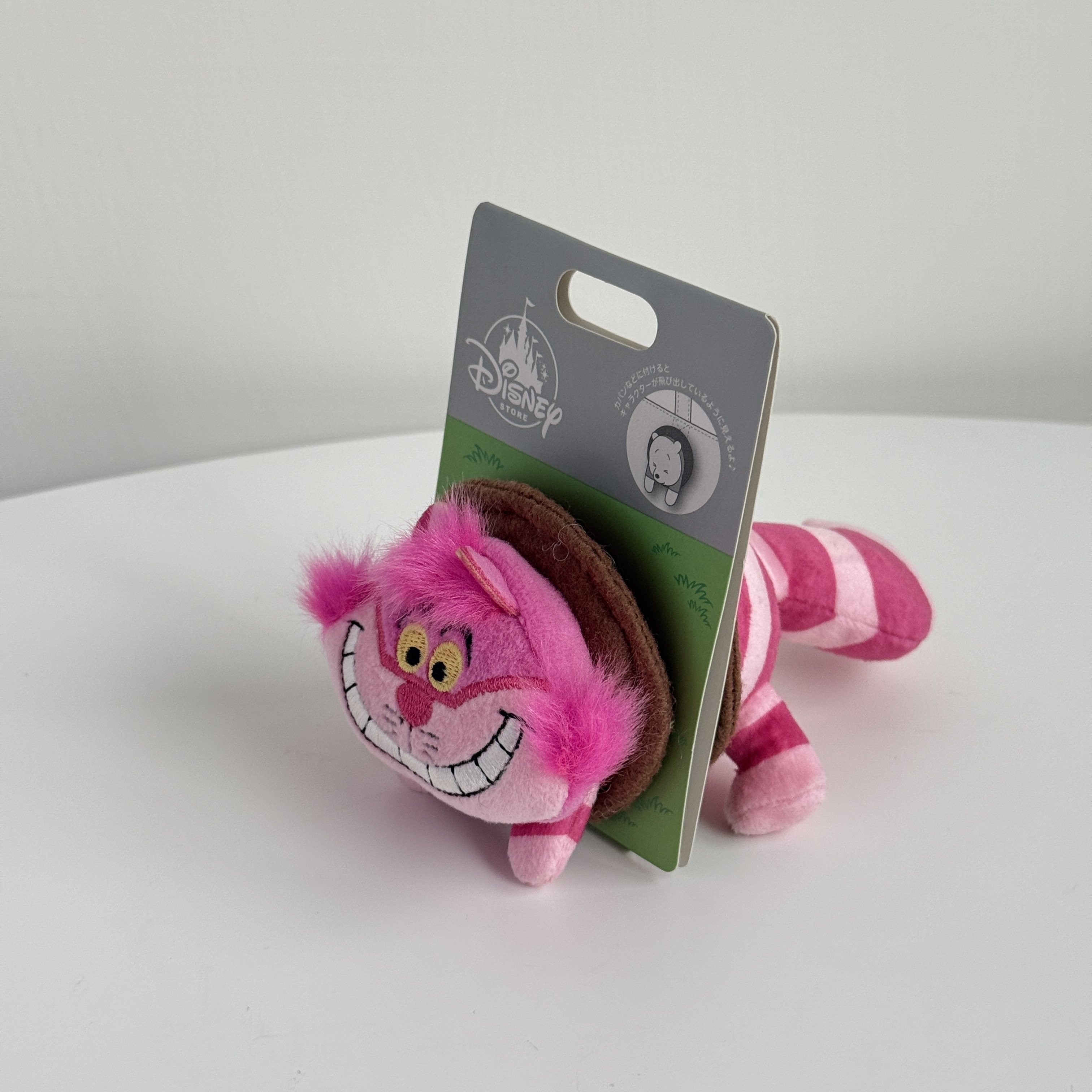 現貨┃日本 愛麗絲夢遊仙境 妙妙貓 柴郡貓 尾巴 伸縮 車票夾 別針 吊飾