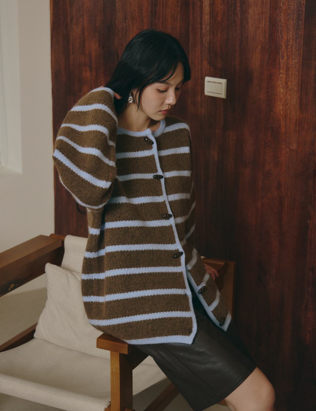 條紋配色牛角扣外套