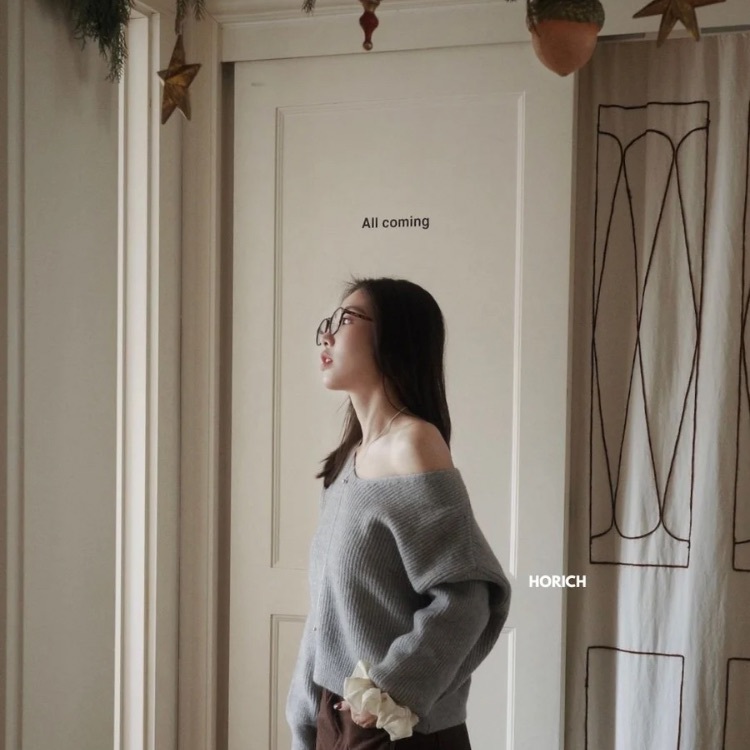 𝗗𝗲𝗰.𝟮𝟯 / 3690-必入！短版可拉一字領針織毛衣(4色) / 灰色