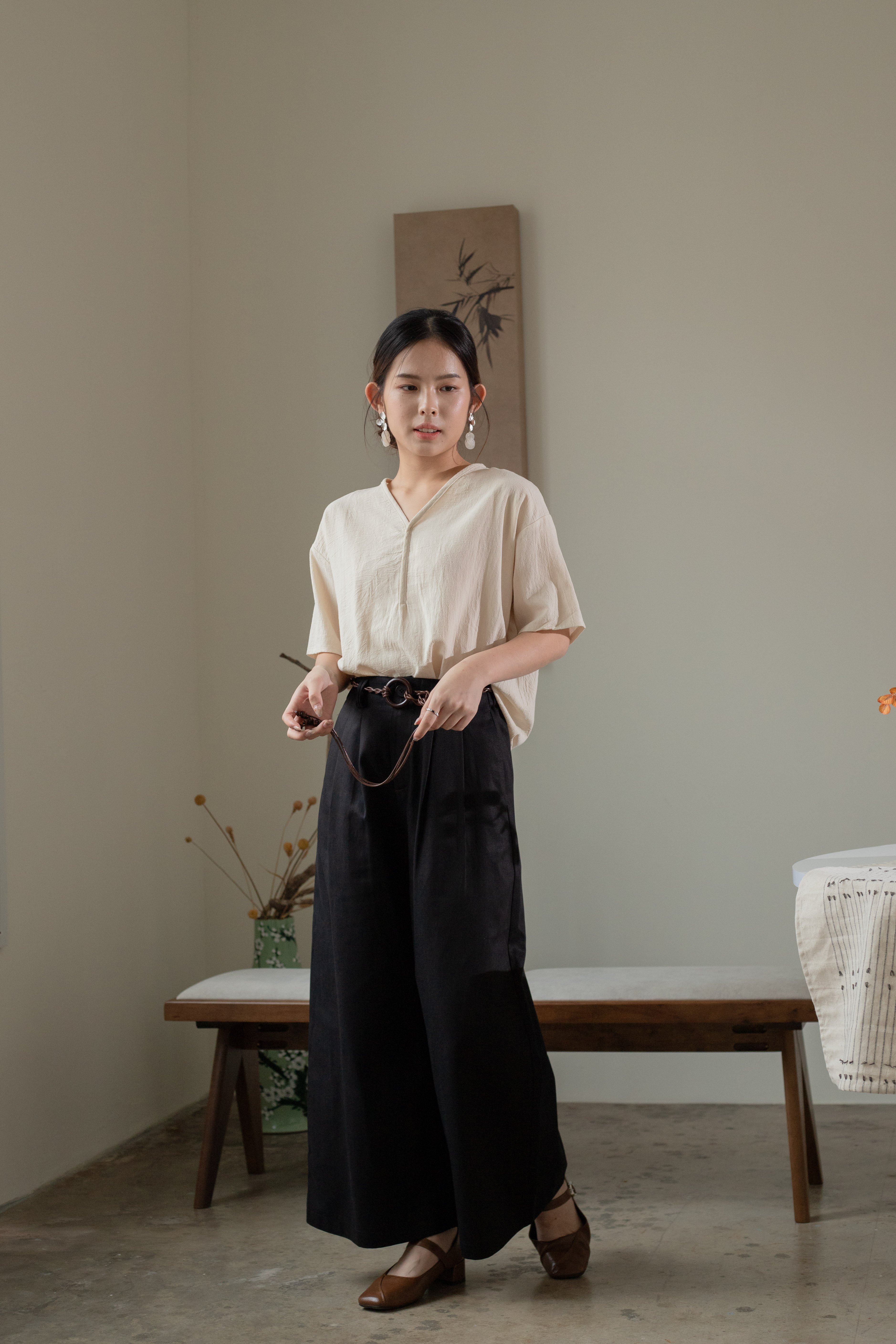 Lilan Dropshoulder Blouse Beige-2604BSBEI