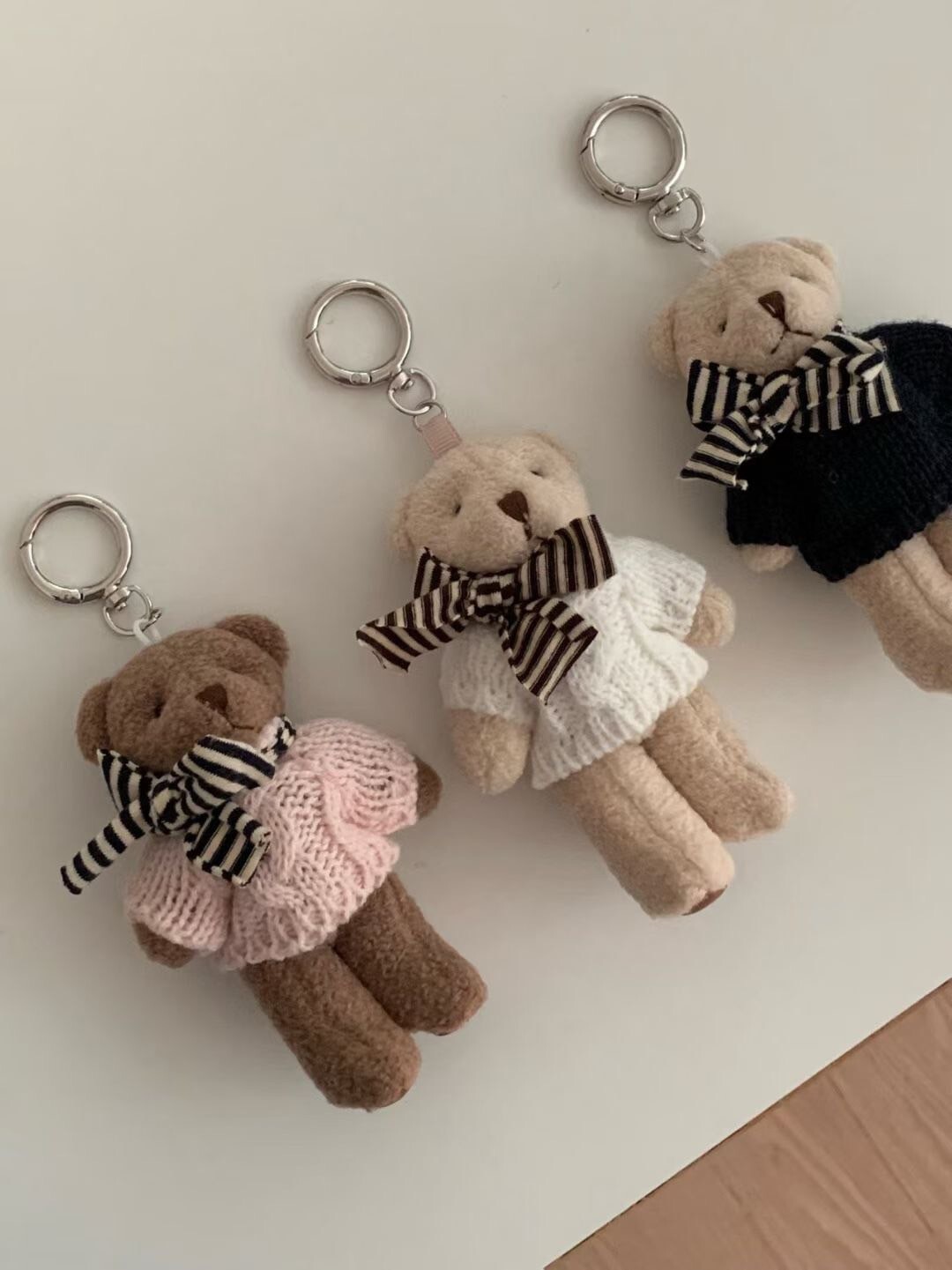 穿毛衣戴圍巾可愛泰迪熊小熊吊飾 / 3色