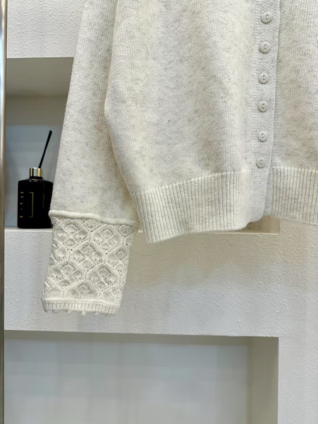 蕾絲拼接感同色系排釦立領針織外套 / 2色