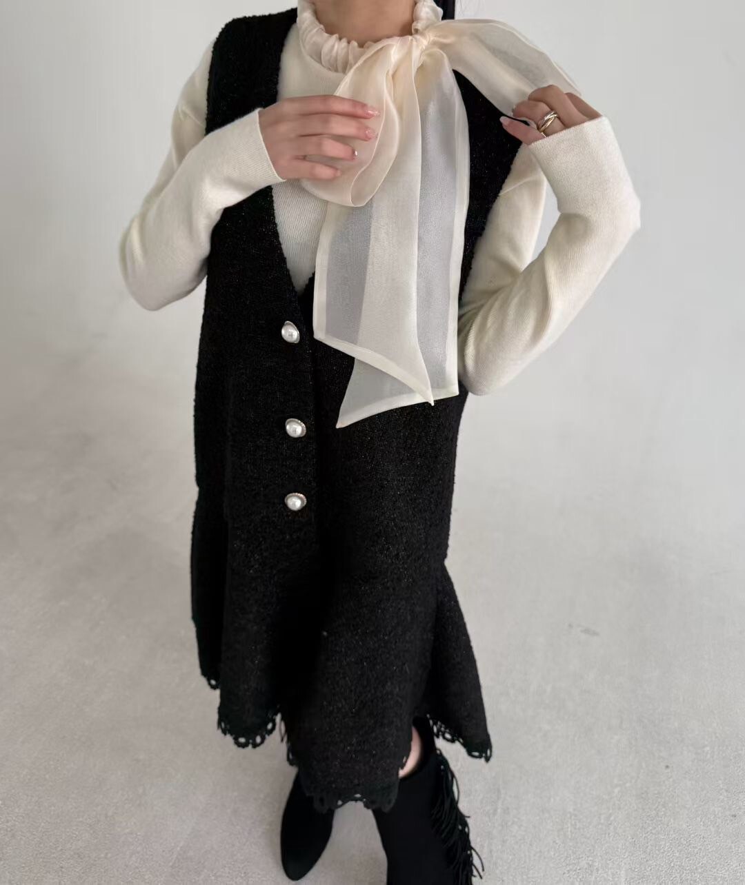 珍珠排釦拼接裙擺V領小香背心裙長洋裝 / 2色