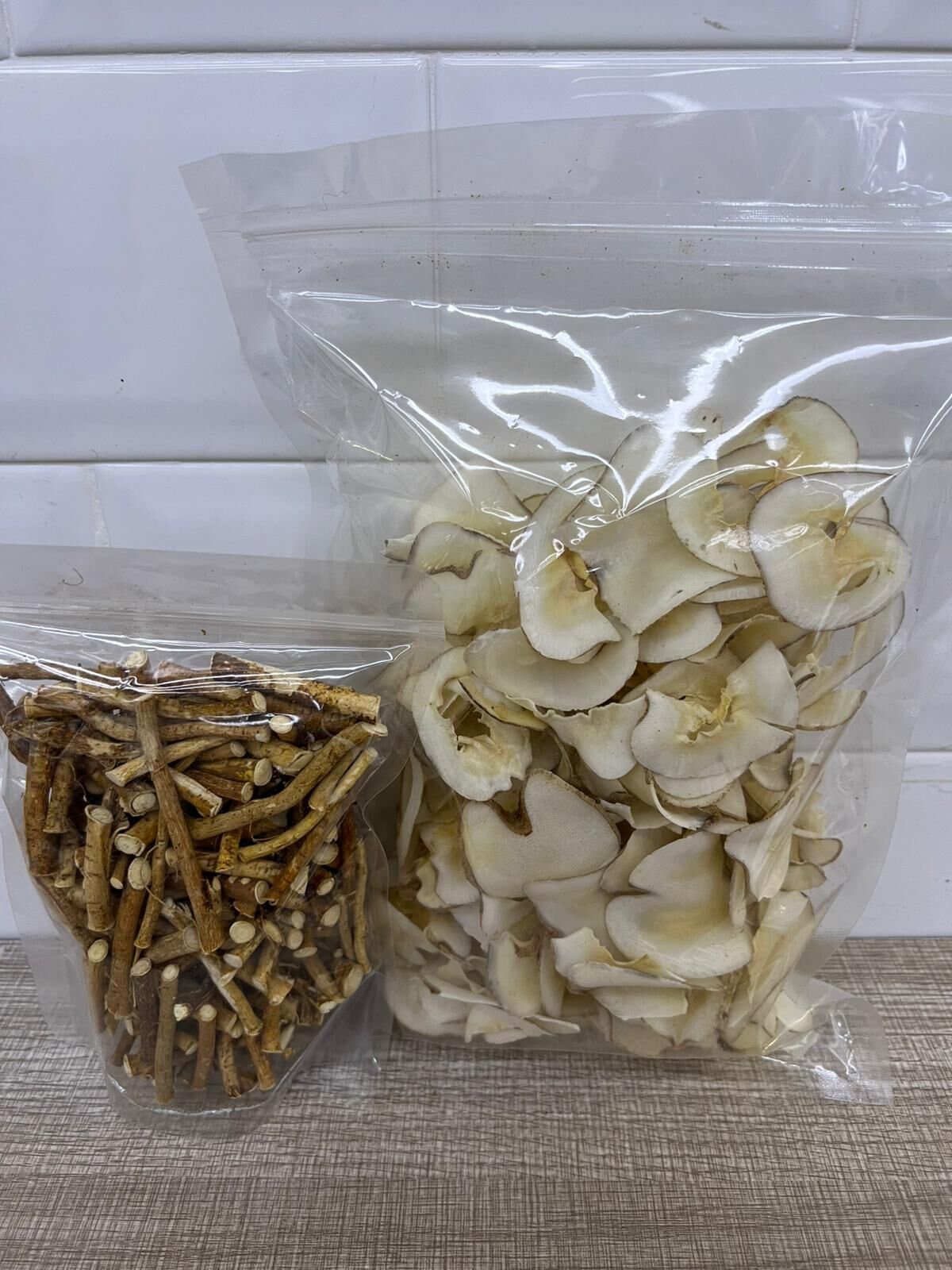 【直播】LL122317 頂級五指毛桃150克 (送椰片150克 一包)