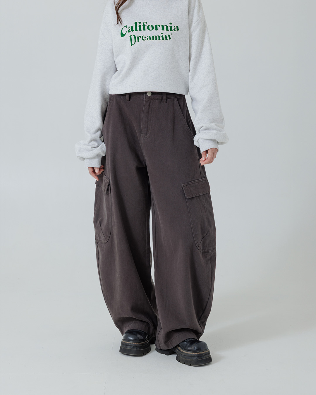 Casual low-rise trousers with pocket detailing, available in three colors. S/M/L.【04101980】in stock+pre-order