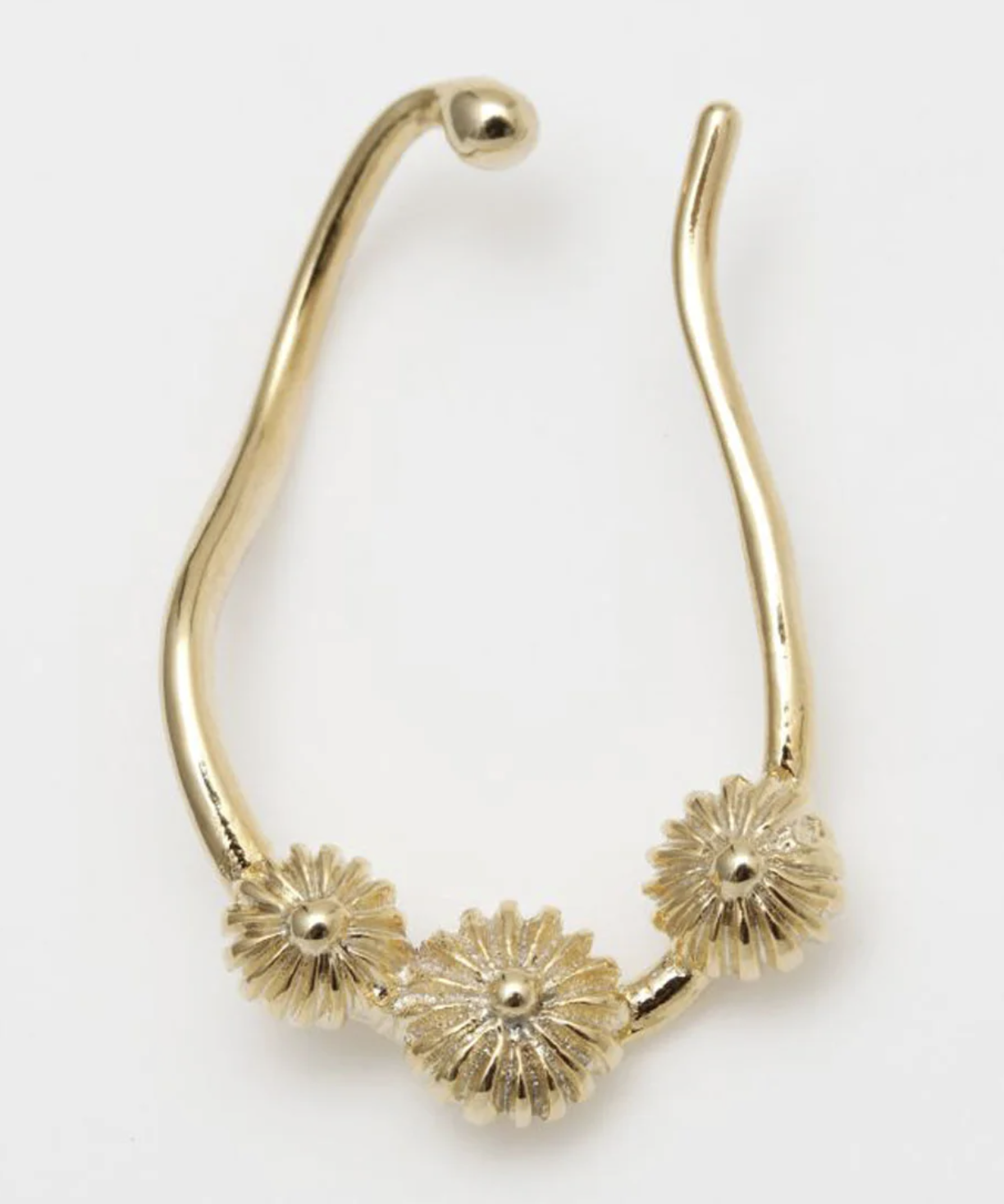 Amina flower ear cuff - 74AZ3118 (1223)