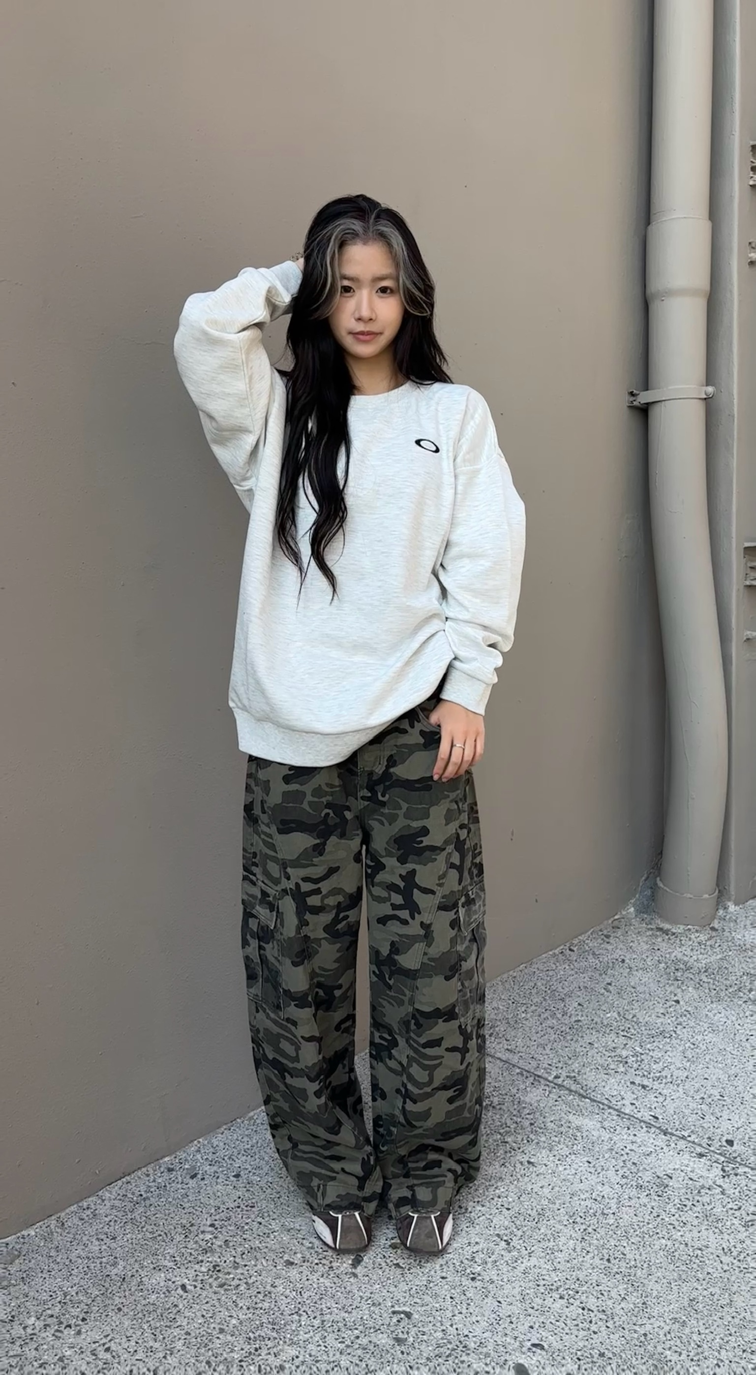 日本 Oakley Foundational Fleece L/S Crew 4 FOA408247 機能大學Tee