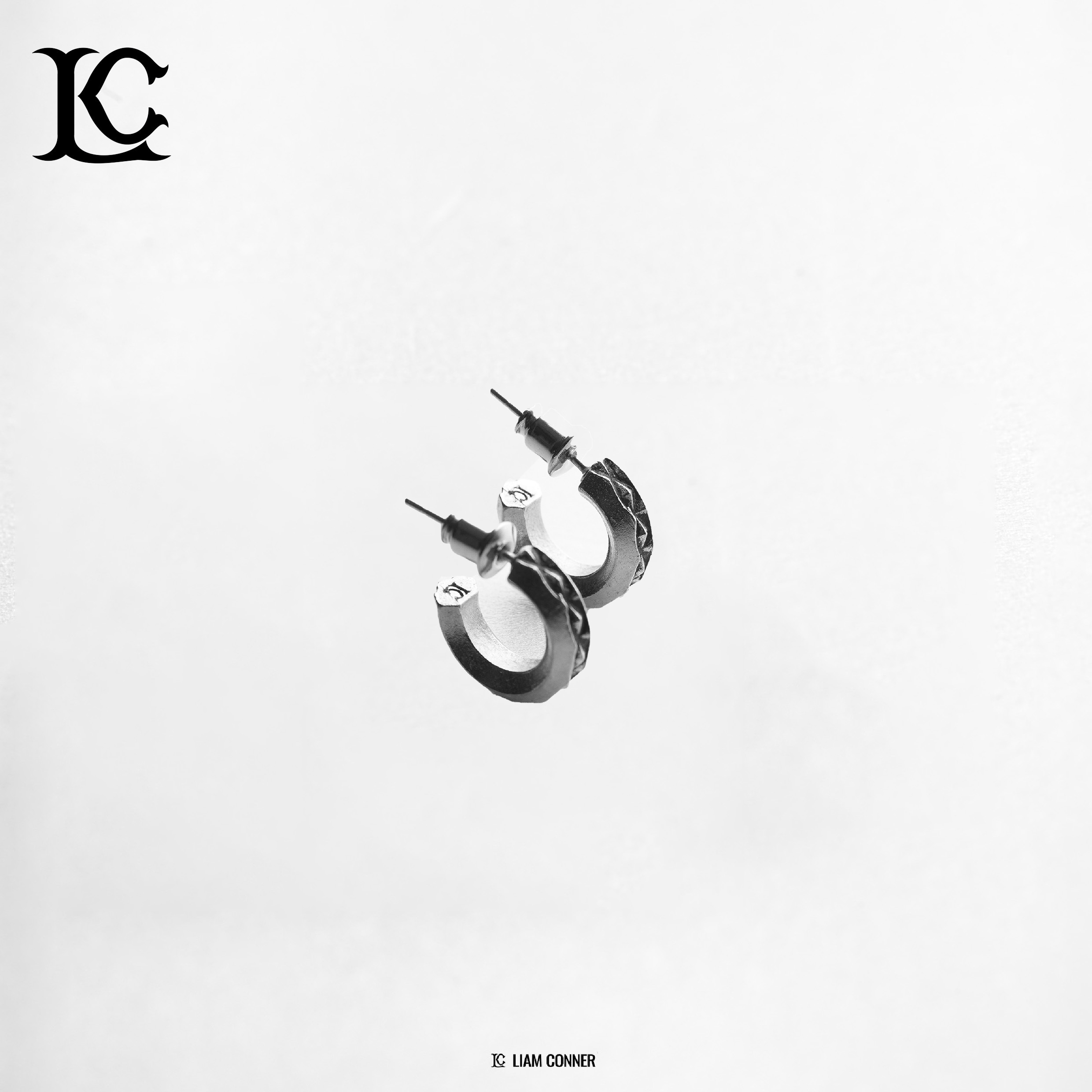 Liam Conner Decorative Rivet Earrings 立體鉚釘耳環