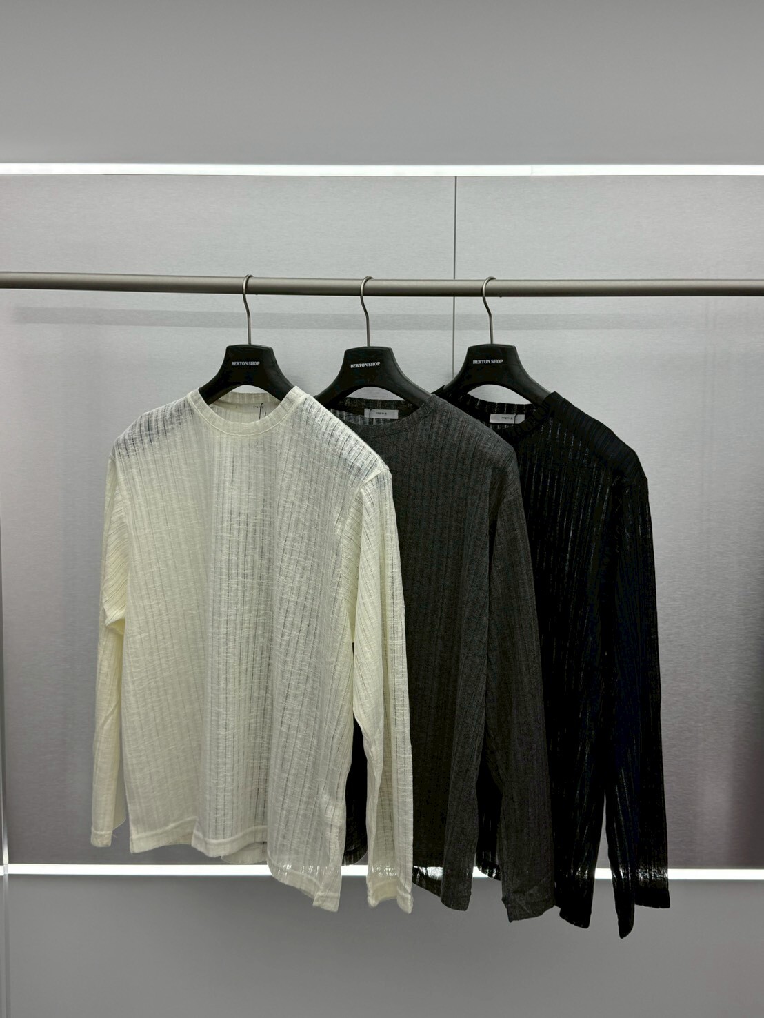 輕透直紋長袖上衣