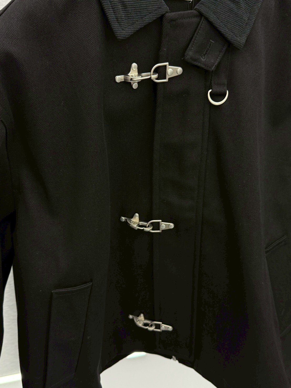 牛角扣短版外套